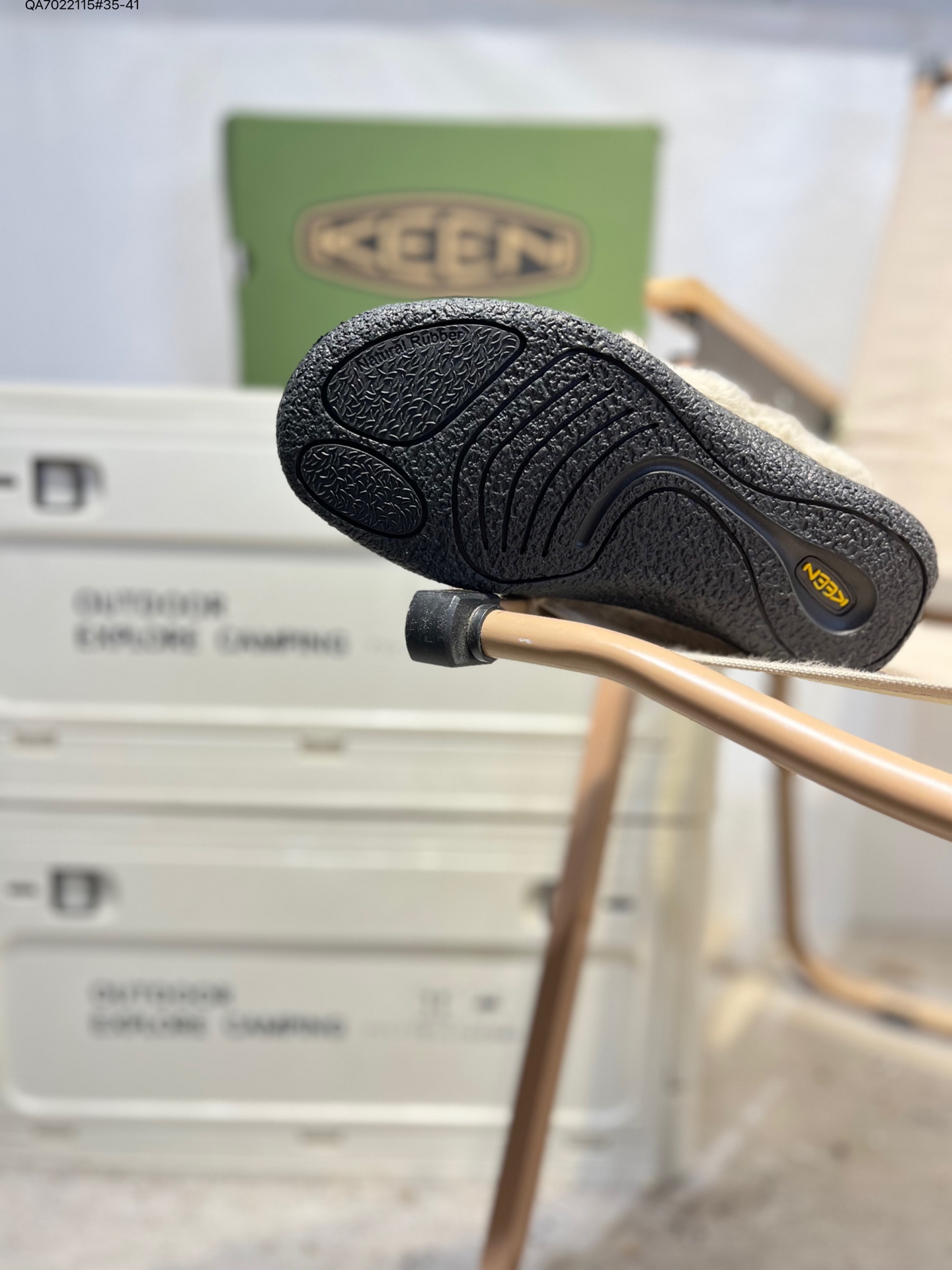 放店💰110
KEEN科恩 Howser 3 Slide 保暖舒适 户外日常 厚底一脚蹬 防滑耐磨 低帮休闲鞋
鞋面采用再生织物 原创版型 标志性的设计
弹力鞋带锁定系统 方便穿脱 无痕橡胶外底
舒适的一脚蹬设计 由原来的家居混合鞋再次更新 前掌宽敞的空间 让脚趾伸展造型简约外形时尚 方便穿脱可户内户外任意穿梭1022258 QA7022115#35-41