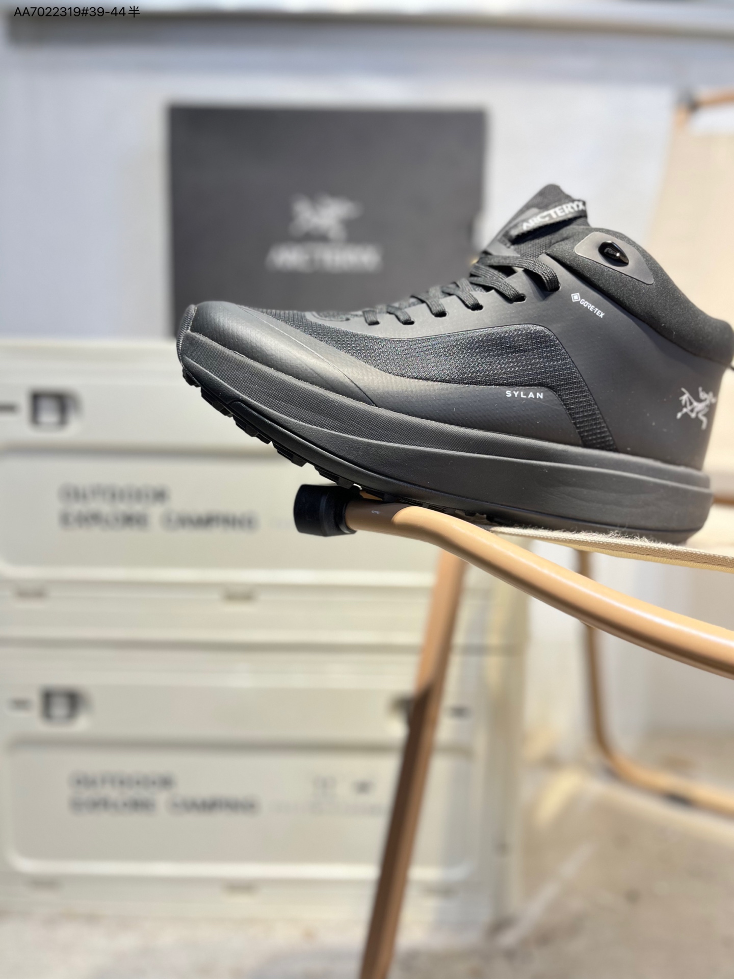 放店💰200
始祖鸟 KONSEAL LT W覆盖透气男越野跑鞋
适合技术路线单日徒步穿着也可以一脚蹬穿法 aeriosflgtx鞋受到长途野外跑步鞋的启发 适合在变化的地形上进行快速轻快的徒步旅行穿着,舒适而有支撑性,使您充满信心。077218 AA7022319#39-44半