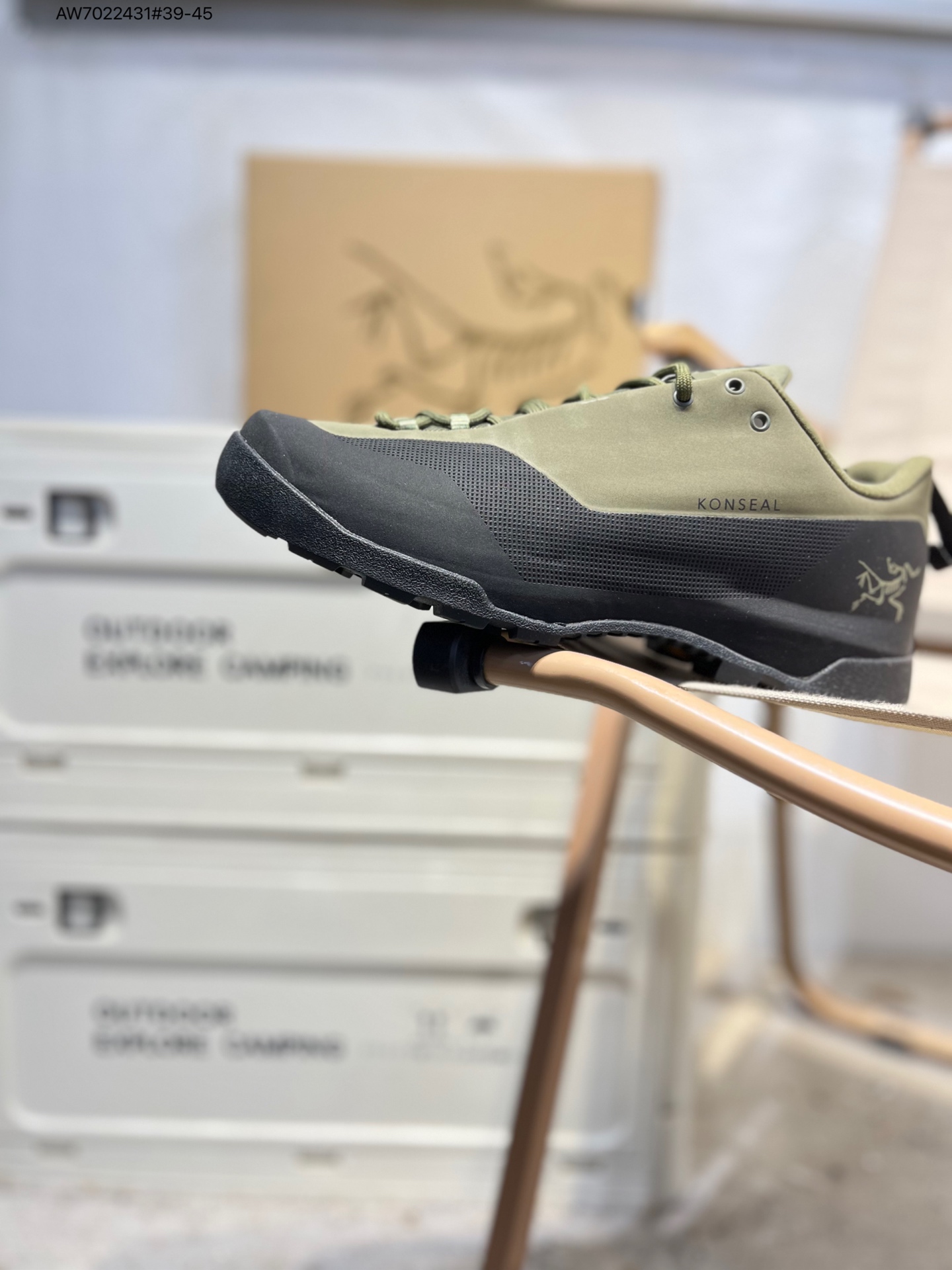 放店💰220
始祖鸟 KONSEAL LT W覆盖透气男越野跑鞋
适合技术路线单日徒步穿着也可以一脚蹬穿法 aeriosflgtx鞋受到长途野外跑步鞋的启发 适合在变化的地形上进行快速轻快的徒步旅行穿着,舒适而有支撑性,使您充满信心。L08192600-X000009834 AW7022431#39-45