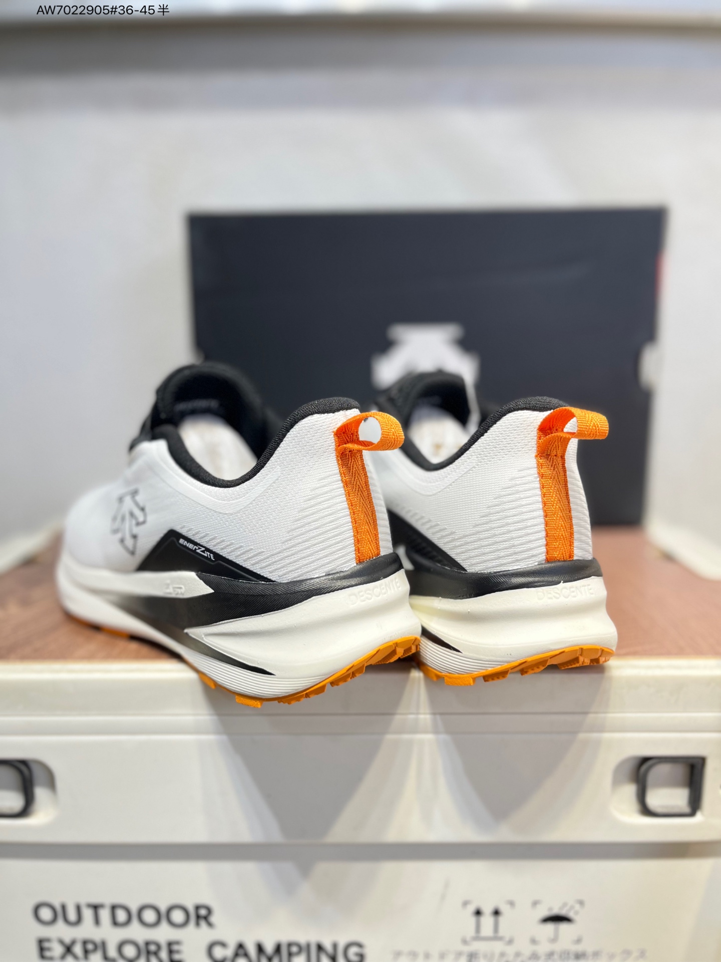 放店💰220
DESCENTE迪桑特 STREAN WIRE 广东纯原版本
时尚休闲运动覆盖防水男子越野跑鞋
官方同步上架 适合技术路线单日徒步穿着 aeriosflgtx鞋受到长途野外跑步鞋的启发 适合在变化的地形上进行快速轻快的徒步旅行穿着,舒适而有支撑性,使您充满信心。该设计与脚部融为一体,可最大限度地减少摩擦,gore-tex保护膜可防水,采用gore隐形适体(invisiblefit)技术,更轻薄舒适。敏捷、稳定和技术路线上的自信源于vibram® megagrip外底、压缩eva内底以及一体的tpu。重量约:275g技术特点防水透气轻量耐磨鞋子鞋外底结构vibram®megagripM橡胶化合材料耐用柔软鞋子结构tpu鞋头可防磨损压缩eva泡沫内底以及一体的tpu铁芯提高了灵活性和稳定性,使您充满信心鞋子衬垫结构4mm厚or模制插片材料gore-tex薄膜tpu高耐磨保护膜cordura®网眼布 D5431RRN24 AW7022905#36-45半