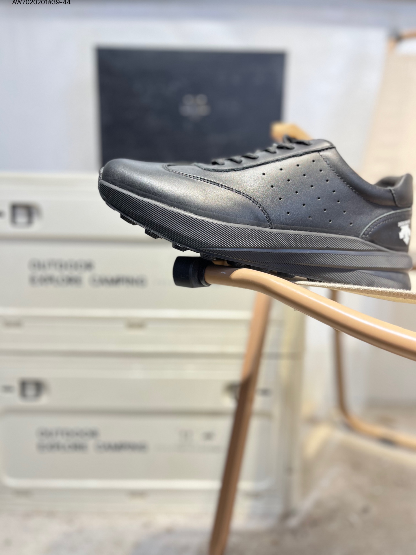 💰💰240
DESCENTE迪桑特 STREAN WIRE 广东纯原版本
时尚休闲运动覆盖防水男子越野跑鞋
官方同步上架 适合技术路线单日徒步穿着 aeriosflgtx鞋受到长途野外跑步鞋的启发 适合在变化的地形上进行快速轻快的徒步旅行穿着,舒适而有支撑性,使您充满信心。该设计与脚部融为一体,可最大限度地减少摩擦,gore-tex保护膜可防水,采用gore隐形适体(invisiblefit)技术,更轻薄舒适。敏捷、稳定和技术路线上的自信源于vibram® megagrip外底、压缩eva内底以及一体的tpu。重量约:275g技术特点防水透气轻量耐磨鞋子鞋外底结构vibram®megagripM橡胶化合材料耐用柔软鞋子结构tpu鞋头可防磨损压缩eva泡沫内底以及一体的tpu铁芯提高了灵活性和稳定性,使您充满信心鞋子衬垫结构4mm厚or模制插片材料gore-tex薄膜tpu高耐磨保护膜cordura®网眼布 20241024 AW7020201#39-44