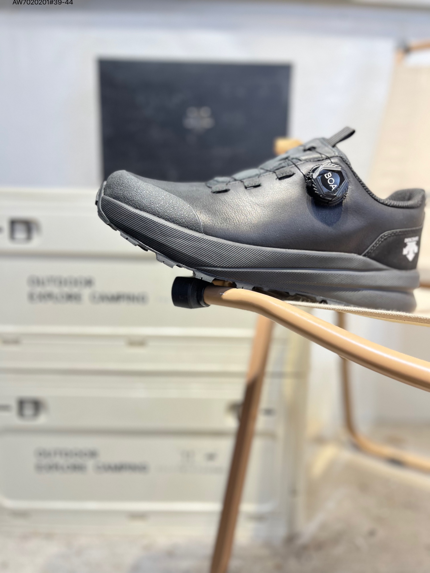 💰💰240
DESCENTE迪桑特 STREAN WIRE 广东纯原版本
时尚休闲运动覆盖防水男子越野跑鞋
官方同步上架 适合技术路线单日徒步穿着 aeriosflgtx鞋受到长途野外跑步鞋的启发 适合在变化的地形上进行快速轻快的徒步旅行穿着,舒适而有支撑性,使您充满信心。该设计与脚部融为一体,可最大限度地减少摩擦,gore-tex保护膜可防水,采用gore隐形适体(invisiblefit)技术,更轻薄舒适。敏捷、稳定和技术路线上的自信源于vibram® megagrip外底、压缩eva内底以及一体的tpu。重量约:275g技术特点防水透气轻量耐磨鞋子鞋外底结构vibram®megagripM橡胶化合材料耐用柔软鞋子结构tpu鞋头可防磨损压缩eva泡沫内底以及一体的tpu铁芯提高了灵活性和稳定性,使您充满信心鞋子衬垫结构4mm厚or模制插片材料gore-tex薄膜tpu高耐磨保护膜cordura®网眼布 20241024 AW7020201#39-44