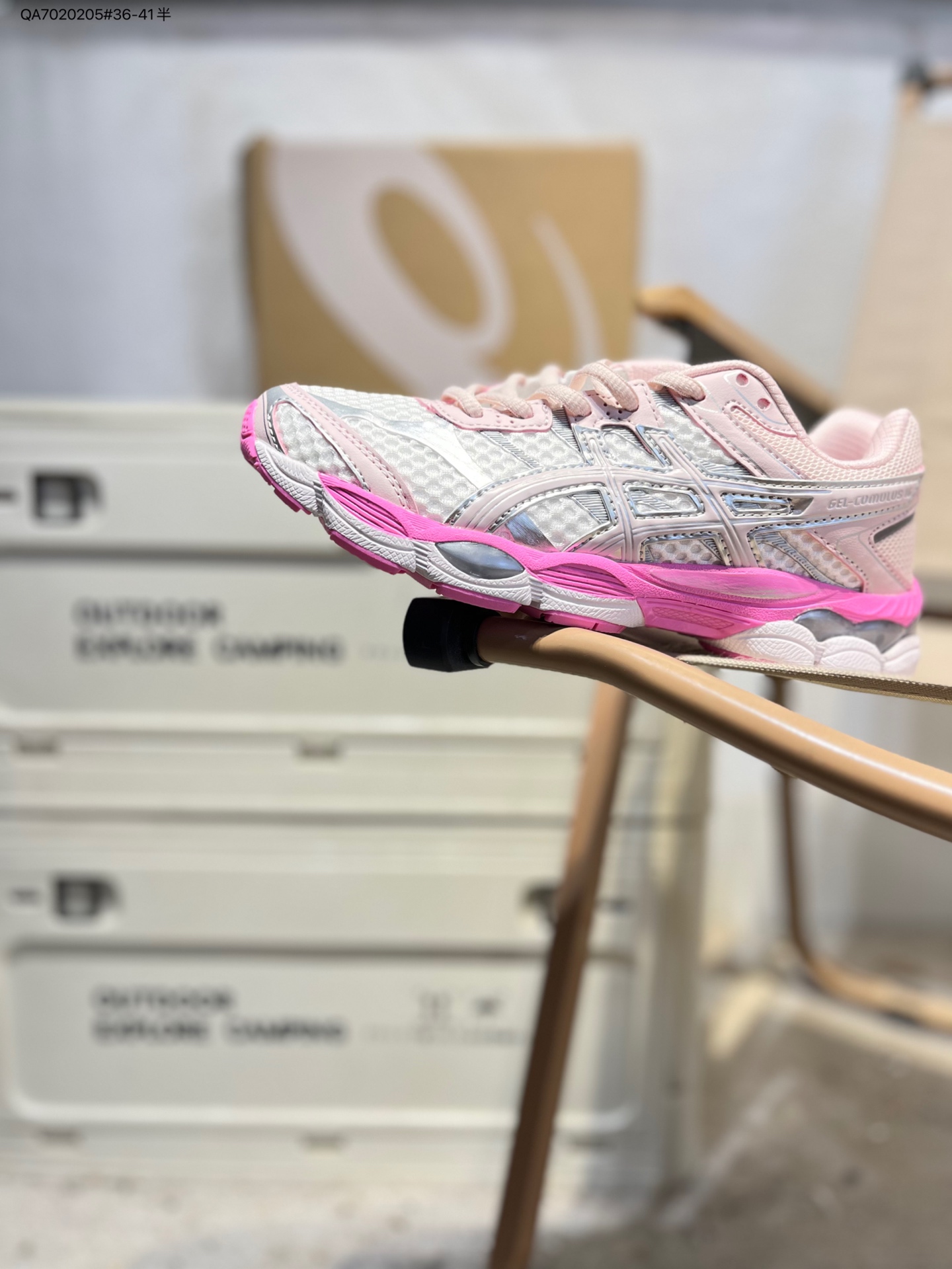 💰💰120 🈴️Asics GEL-NIMBUS 16亚瑟士经典跑鞋 如今机能风和户外风吹得正劲，便是主打“Urban Outdoor机能越野风格”，城市和户外场景都能轻松应对。关键是跑鞋的颜值也很高1203A990 QA7020205#