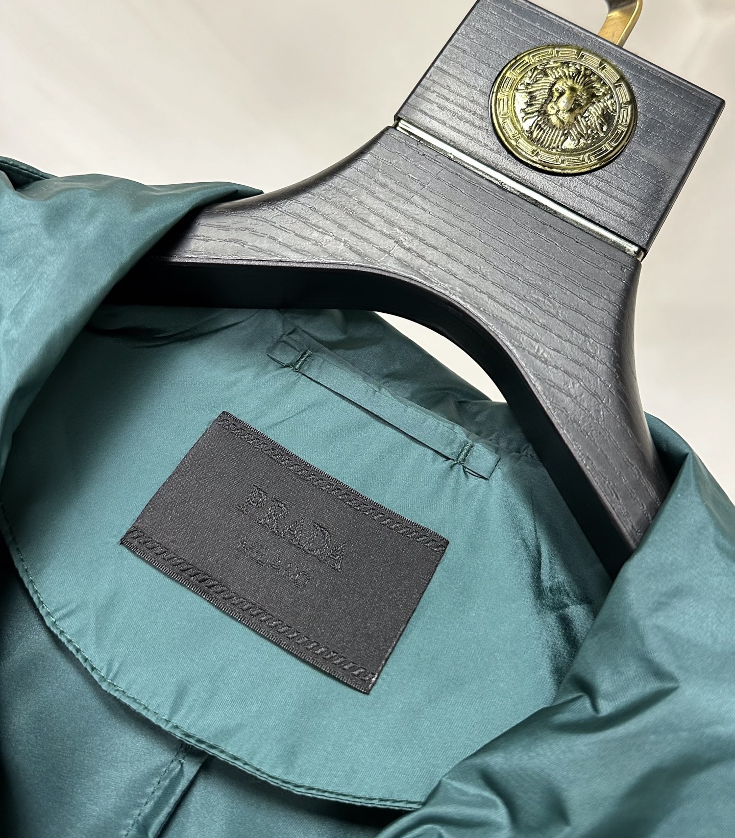  PRAD 25SS春装新款外套原版11定制五金配件，撞色限量款，经典倒三角铁标，原版复刻，最高品质，低