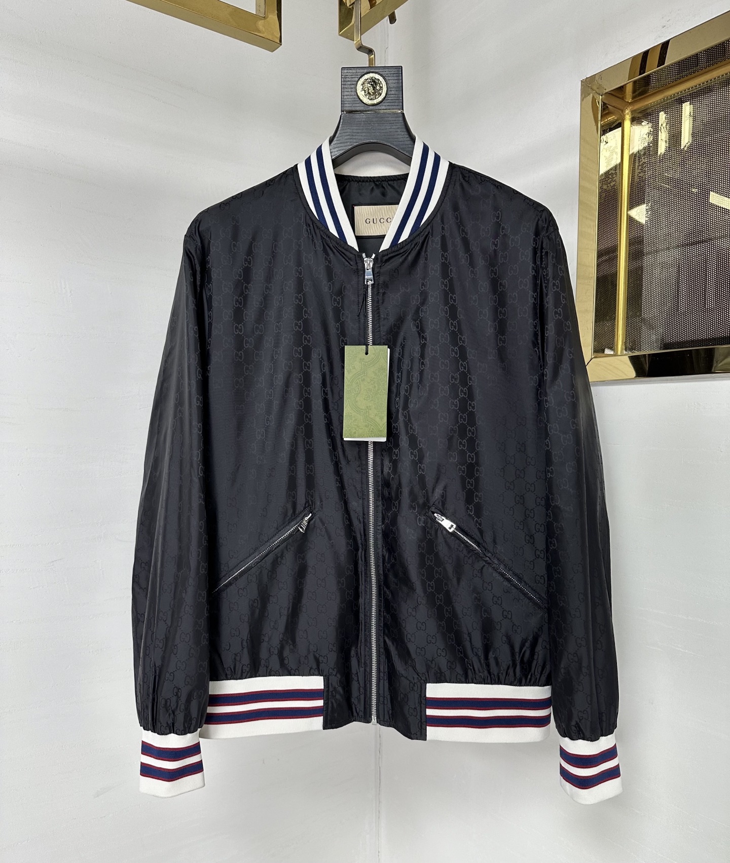 “Custom Baseball Suit with Metal Zipper and Corroded Stripes, Leisure Style”