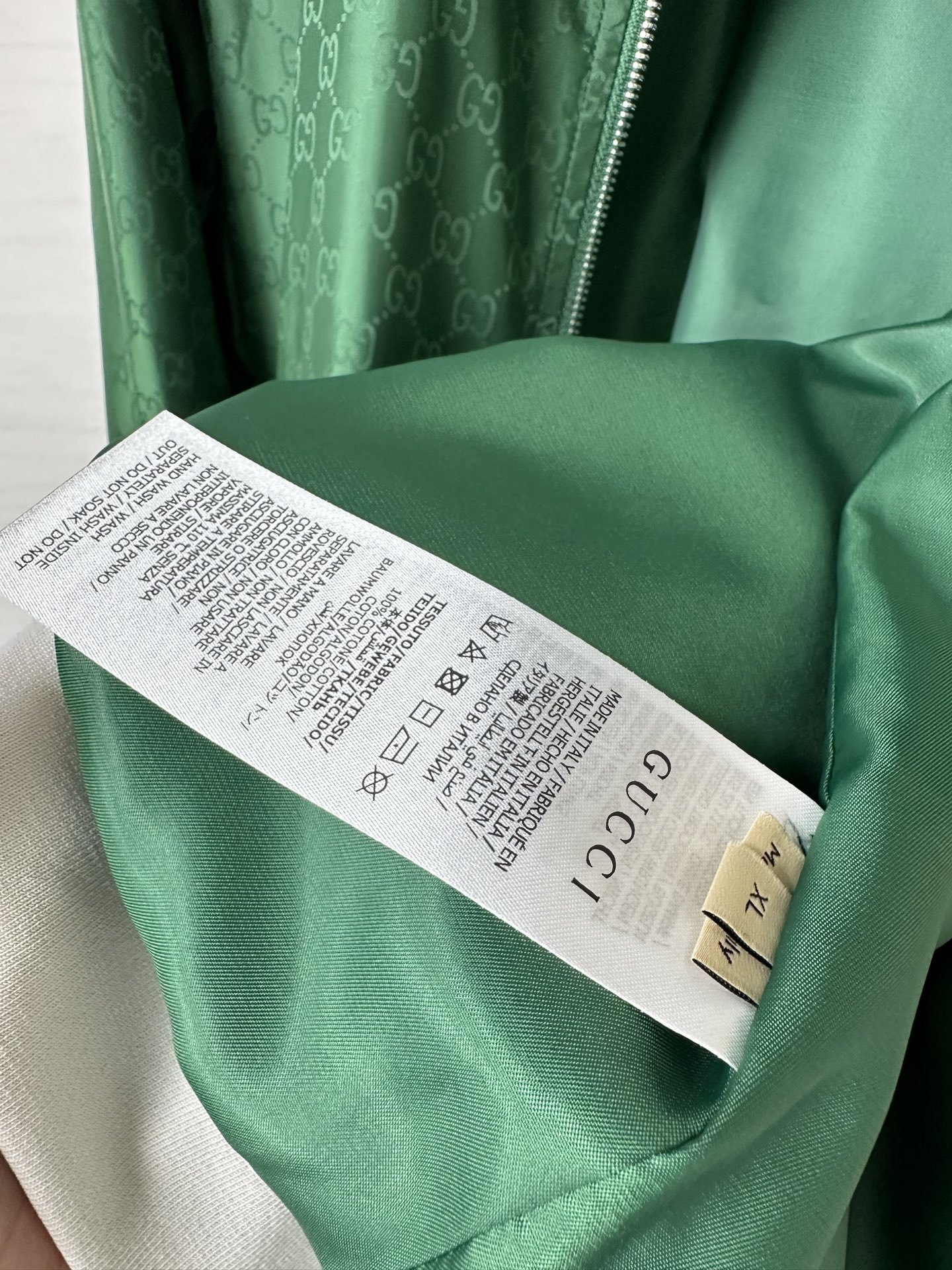 “Custom Baseball Suit with Metal Zipper and Corroded Stripes, Leisure Style” - 图片 8