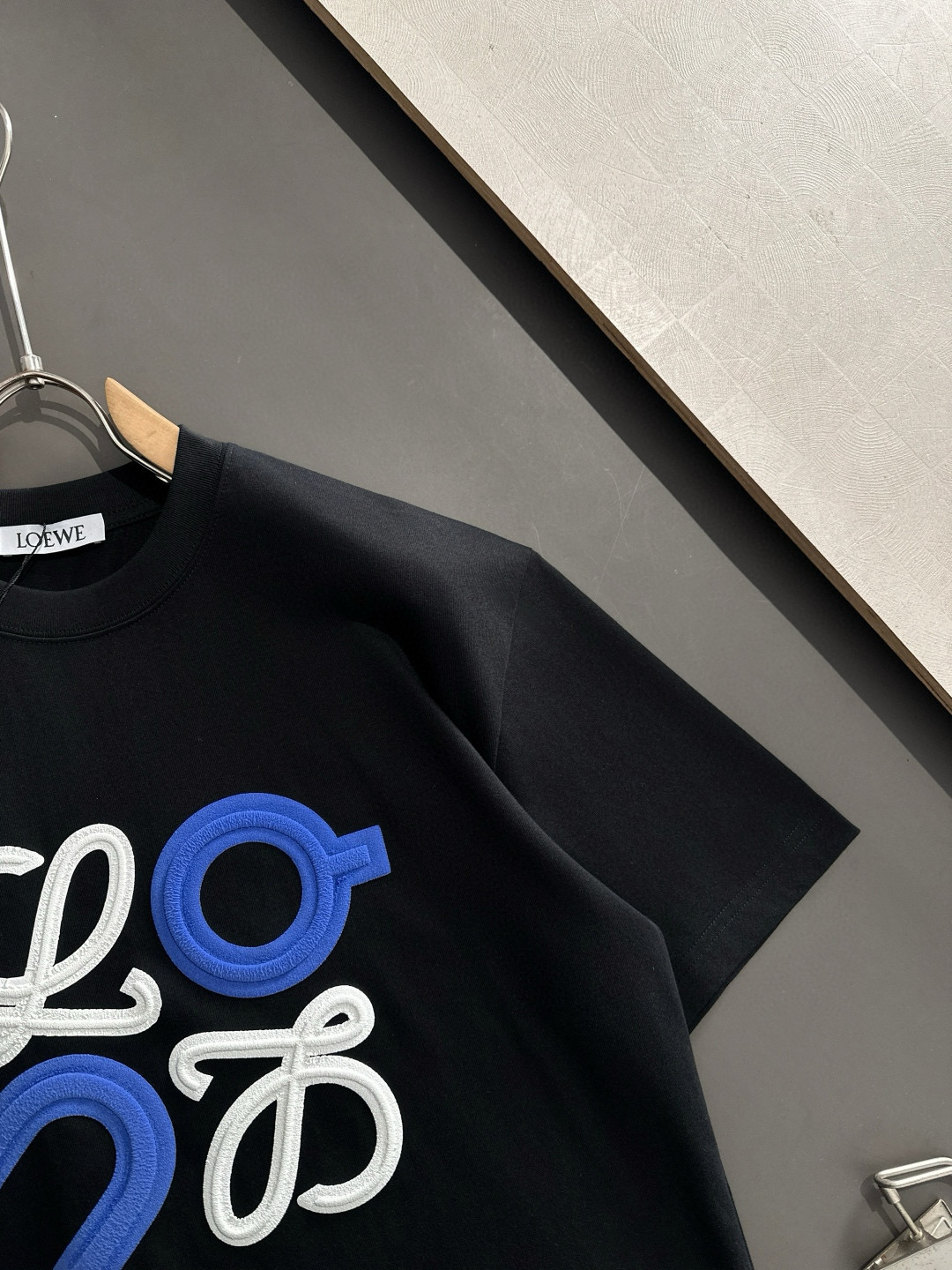 LOW 2025SS春夏最新款圆领时尚短袖T恤，官网同步，专柜纯棉面料！贴肤舒适，耐看又好穿，经典简约l