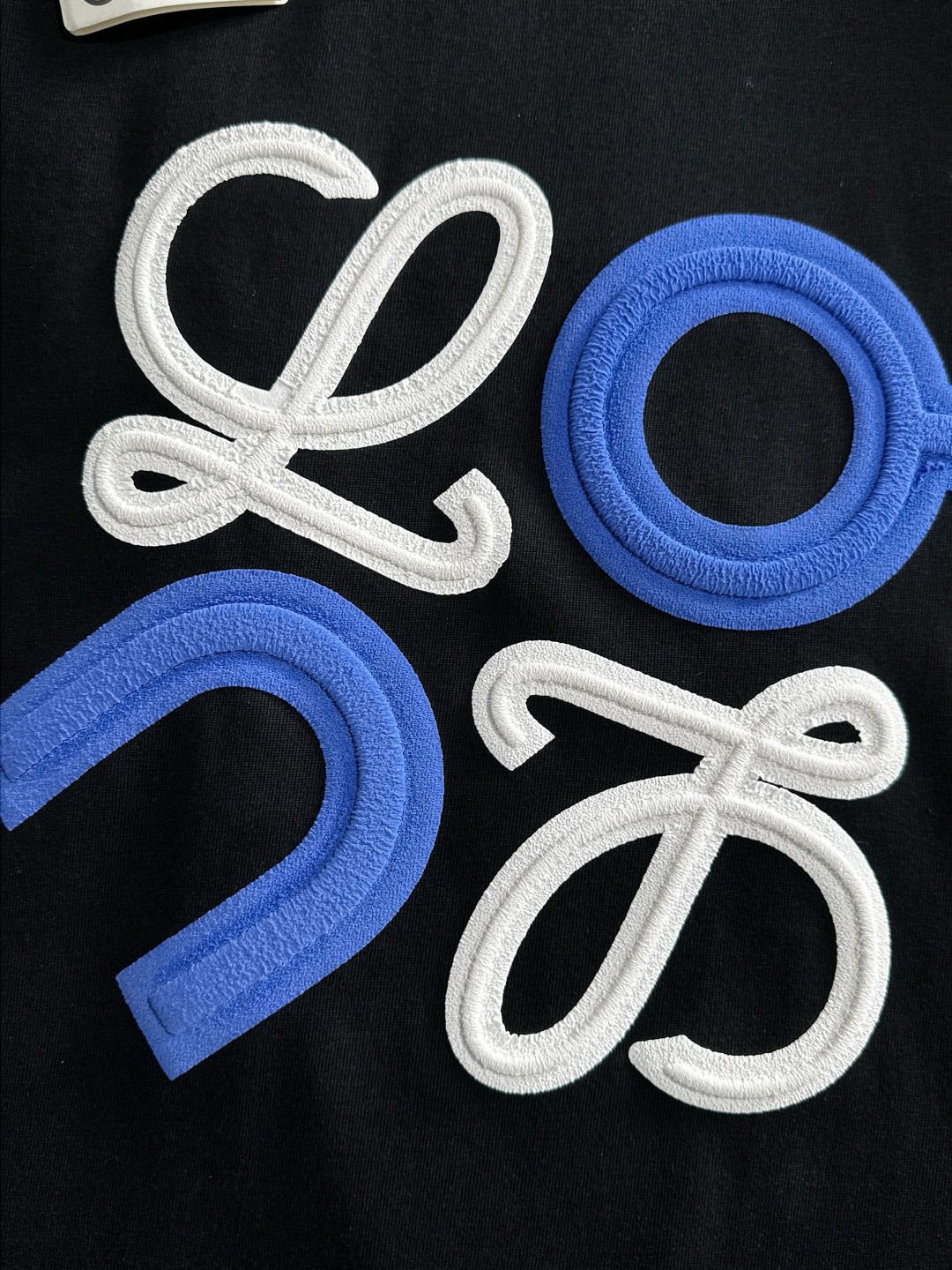 LOW 2025SS春夏最新款圆领时尚短袖T恤，官网同步，专柜纯棉面料！贴肤舒适，耐看又好穿，经典简约l