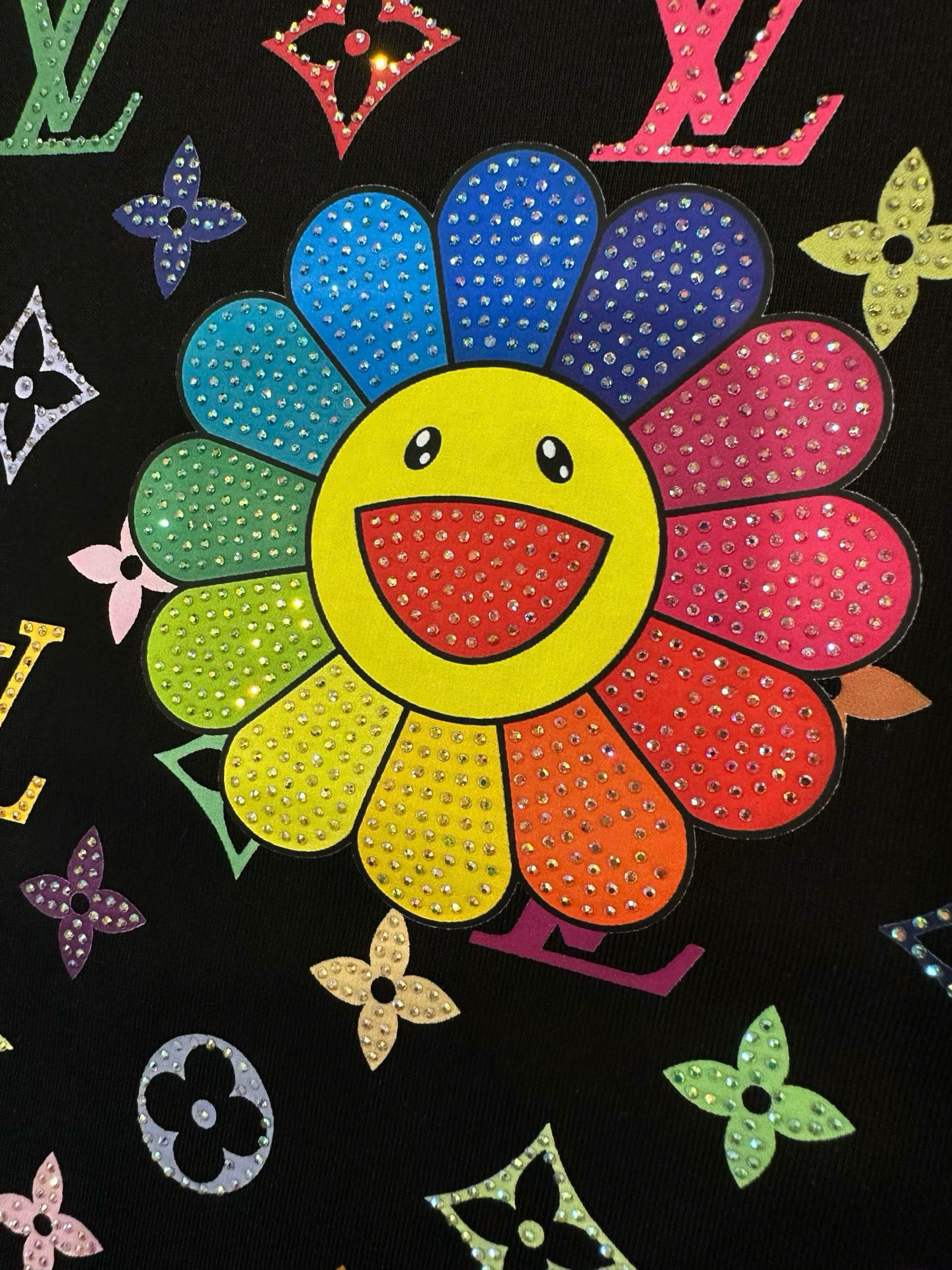  1V 2025春夏新款首发专柜最新款短袖圆领T恤 高端订制 设计前卫时尚！品牌logo重工艺设计 高端