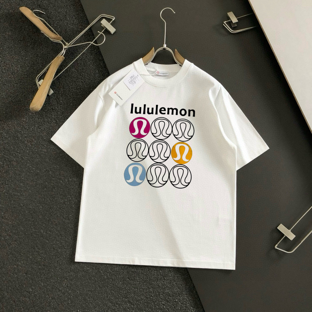  LULU 2025春夏新款首发专柜最新款短袖圆领T恤 高端订制 设计前卫时尚！品牌logo重工艺设计 