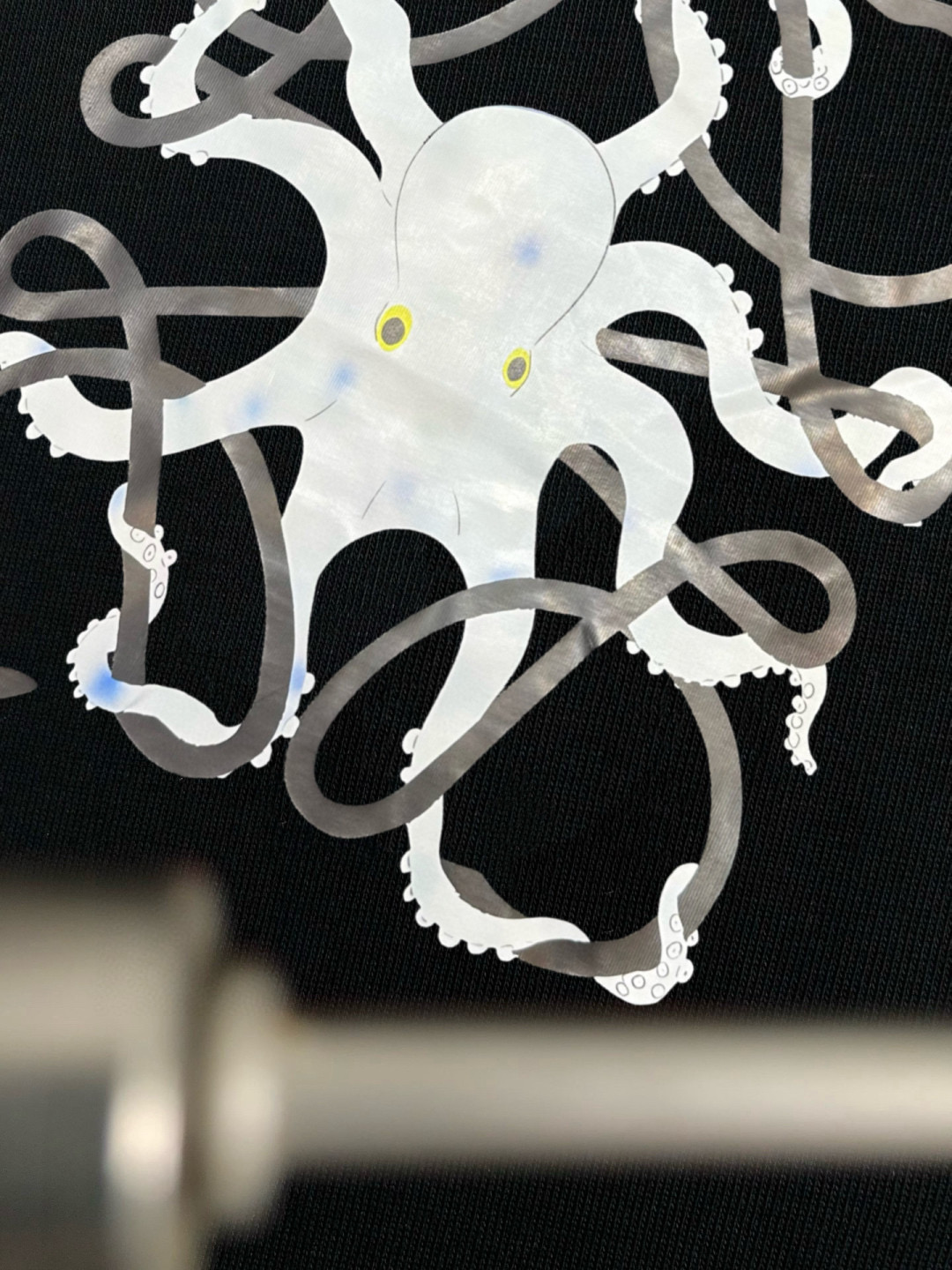  LOW  2025春夏新款首发专柜最新款短袖圆领T恤 高端订制 设计前卫时尚！品牌logo重工艺设计 