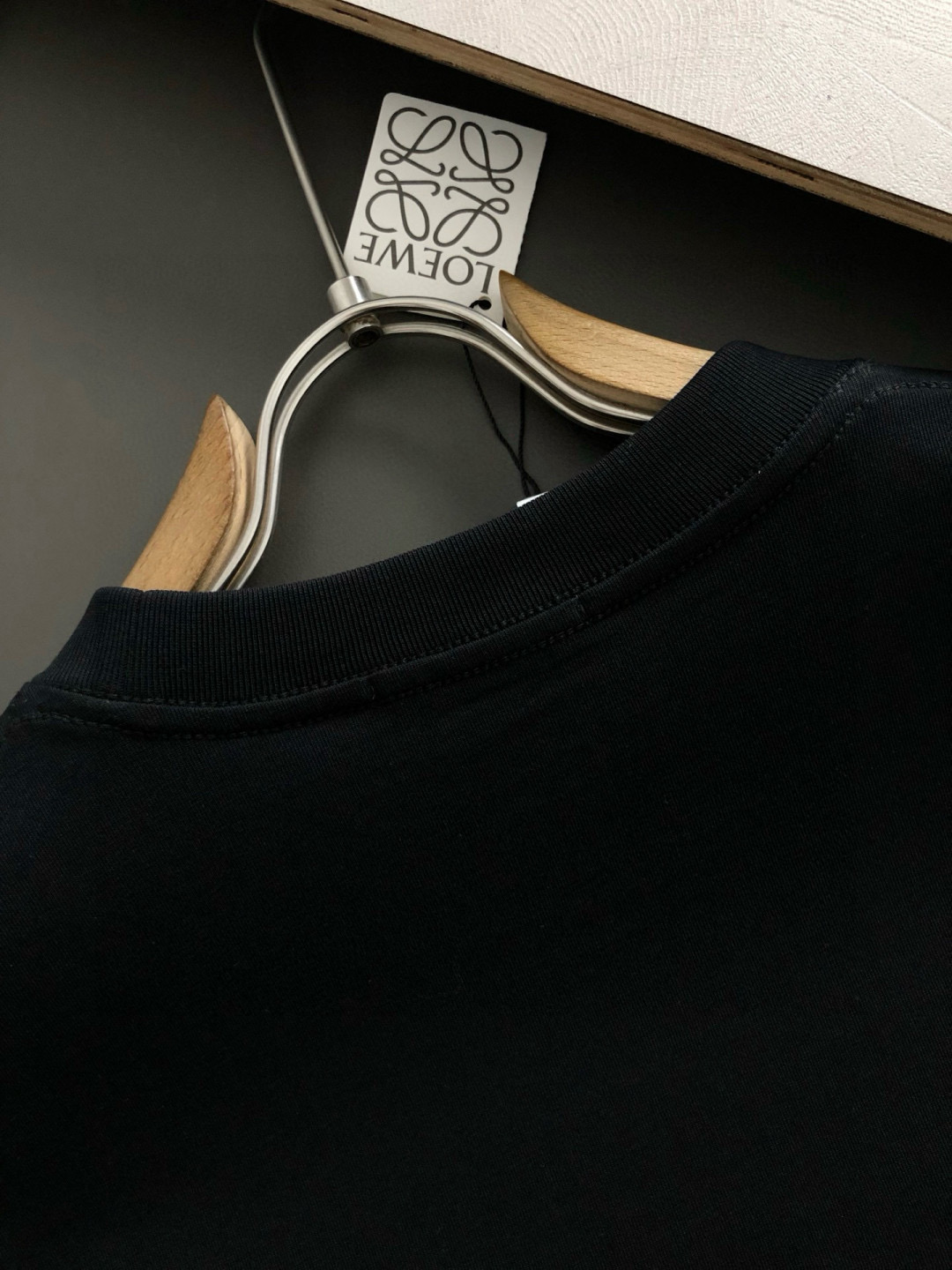  LOW  2025春夏新款首发专柜最新款短袖圆领T恤 高端订制 设计前卫时尚！品牌logo重工艺设计 