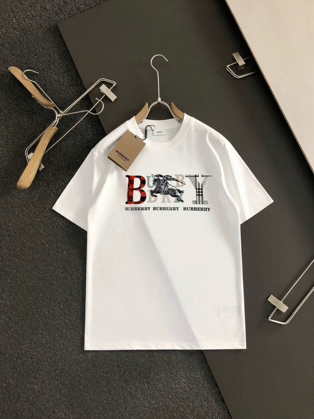  BBR  2025春夏新款首发专柜最新款短袖圆领T恤 高端订制 设计前卫时尚！品牌logo重工艺设计 