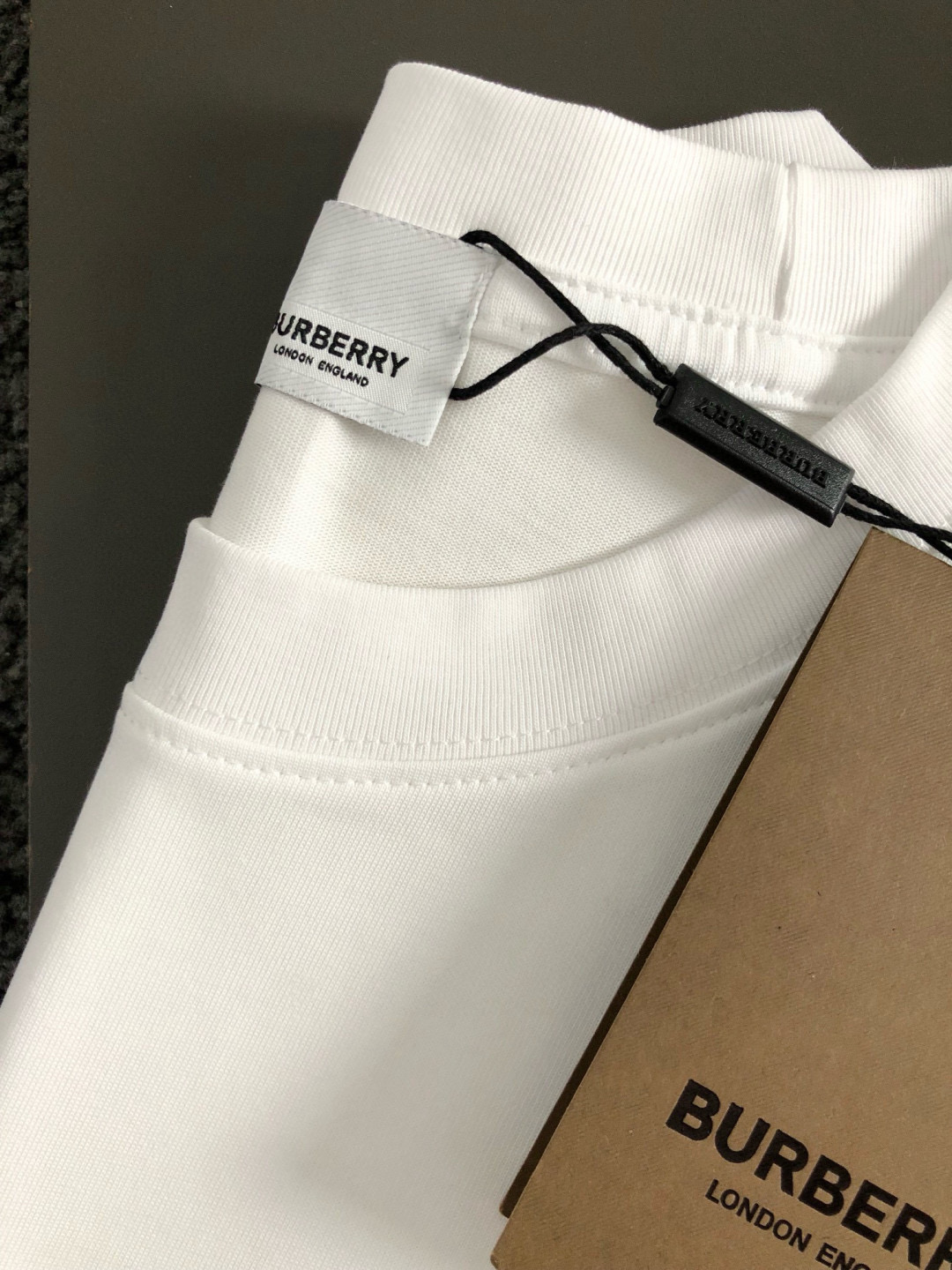  BBR 2025春夏新款首发专柜最新款短袖圆领T恤 高端订制 设计前卫时尚！品牌logo重工艺设计 高