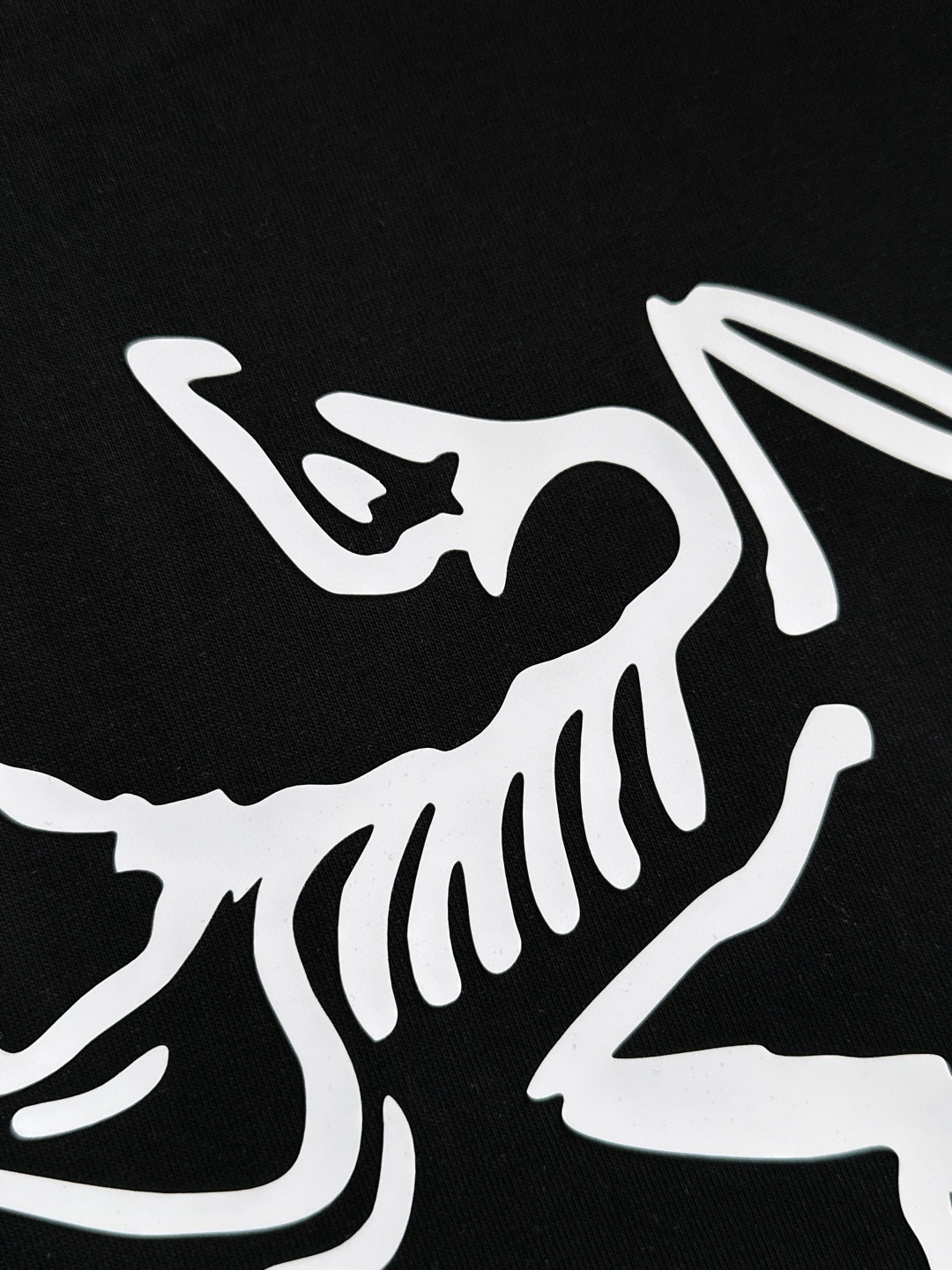  ARC 2025SS春夏最新款圆领时尚短袖T恤，官网同步，专柜纯棉面料！贴肤舒适，耐看又好穿，经典简约