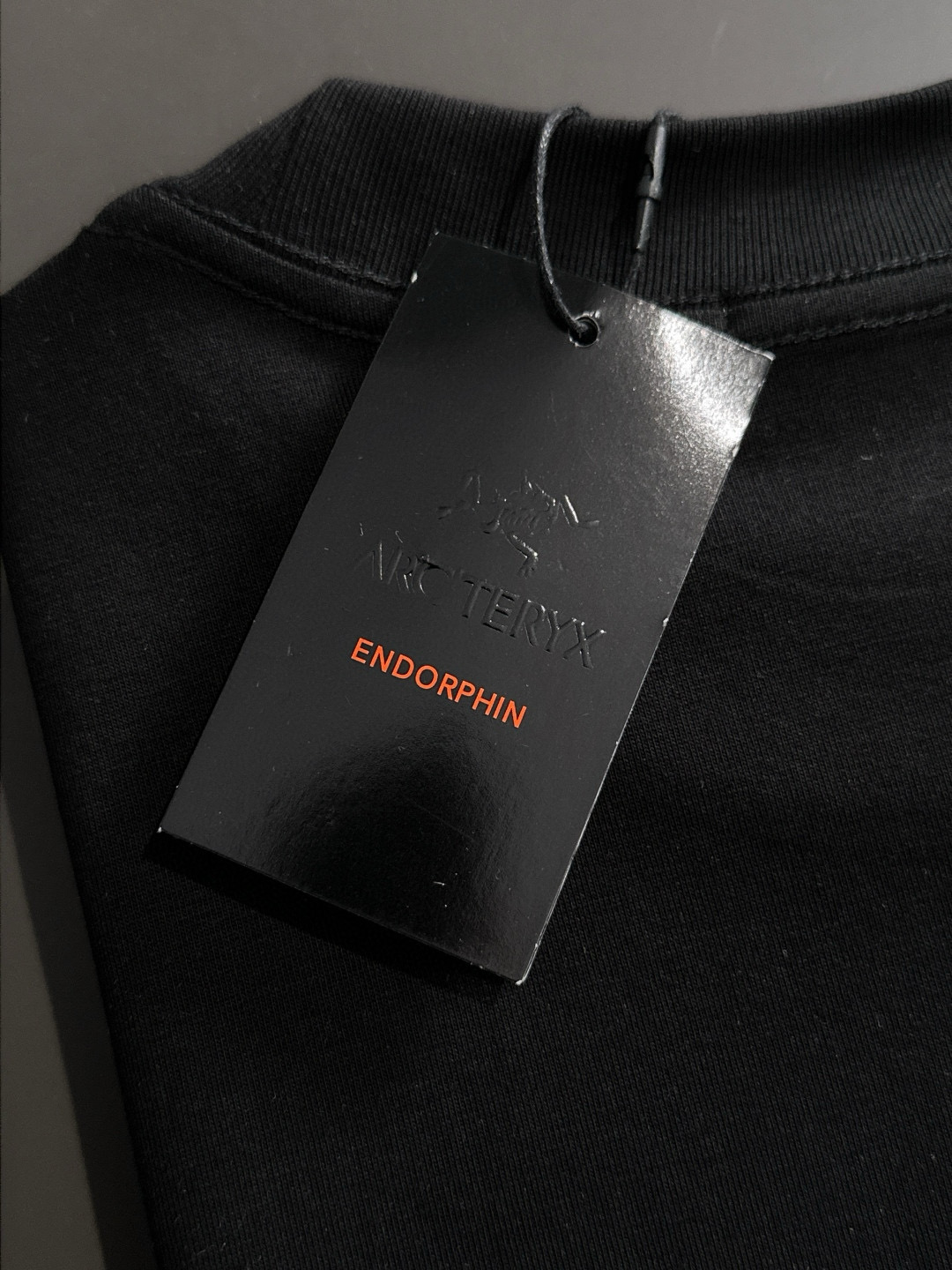  ARC 2025SS春夏最新款圆领时尚短袖T恤，官网同步，专柜纯棉面料！贴肤舒适，耐看又好穿，经典简约