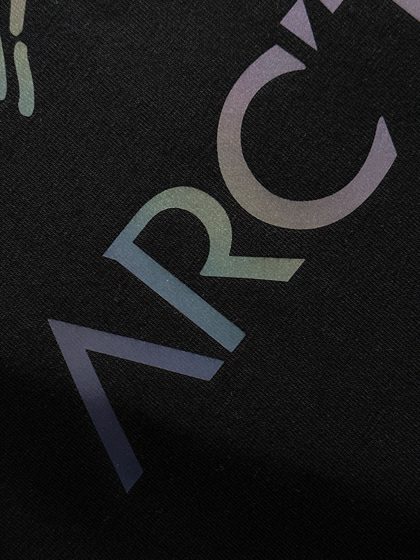  ARC 2025SS春夏最新款圆领时尚短袖T恤，官网同步，专柜纯棉面料！贴肤舒适，耐看又好穿，经典简约