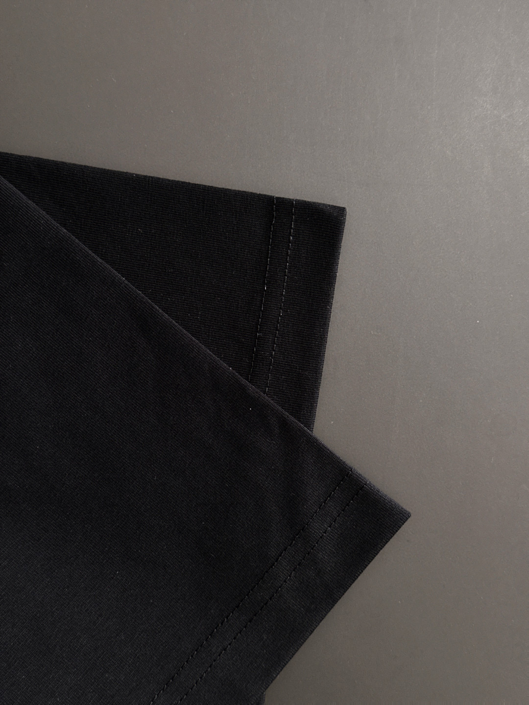  ARC 2025SS春夏最新款圆领时尚短袖T恤，官网同步，专柜纯棉面料！贴肤舒适，耐看又好穿，经典简约