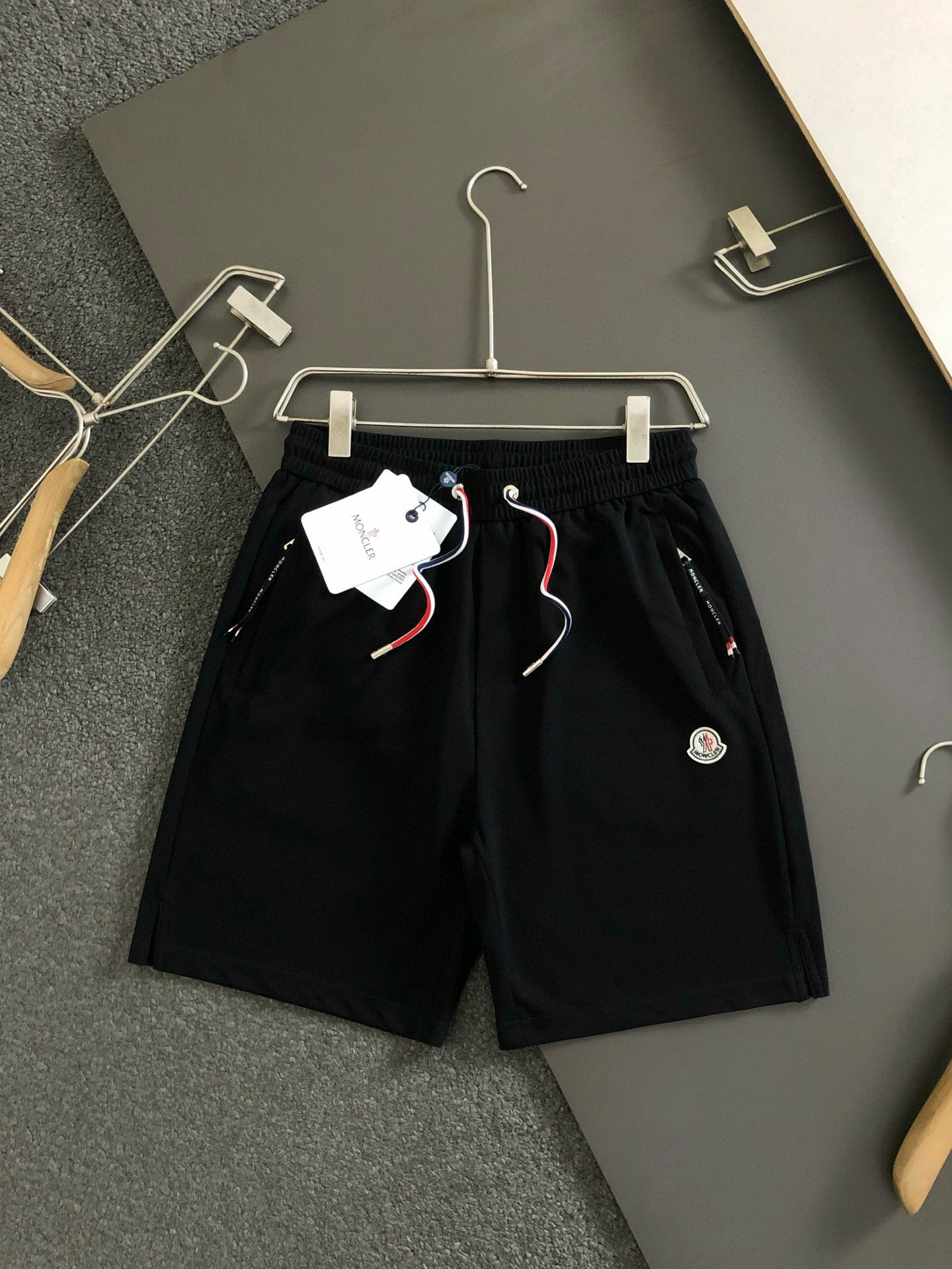 Special Price Alert: $264, Black Sizes M-XXXL, No Mail Cancellation, Payment Confirmed. - 图片 1