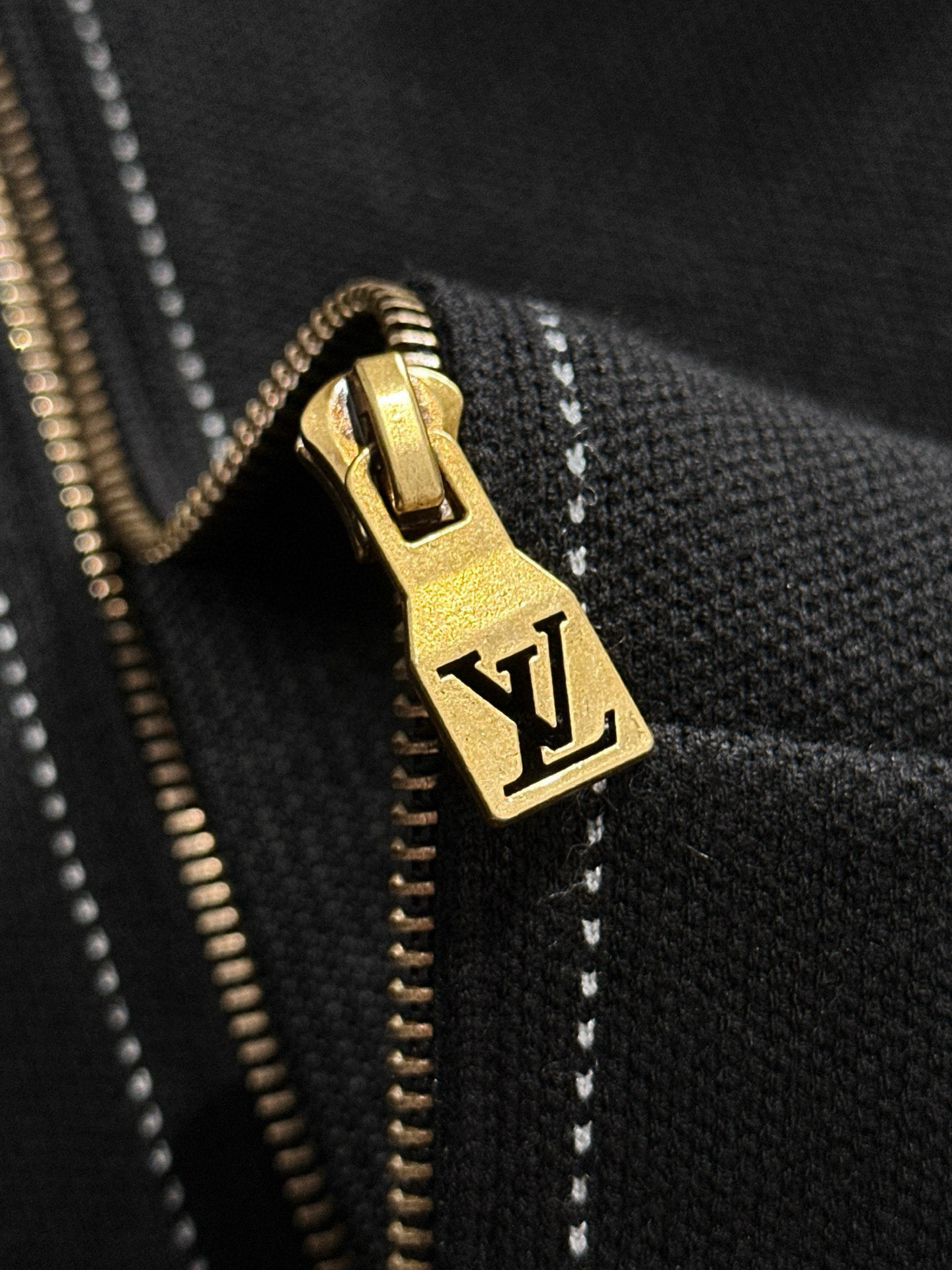 1V 2025SS新款嵌花图案针织拉链帽衫外套时髦实穿且提升标识度 低调奢华的潮流不分场合不分年龄 休闲