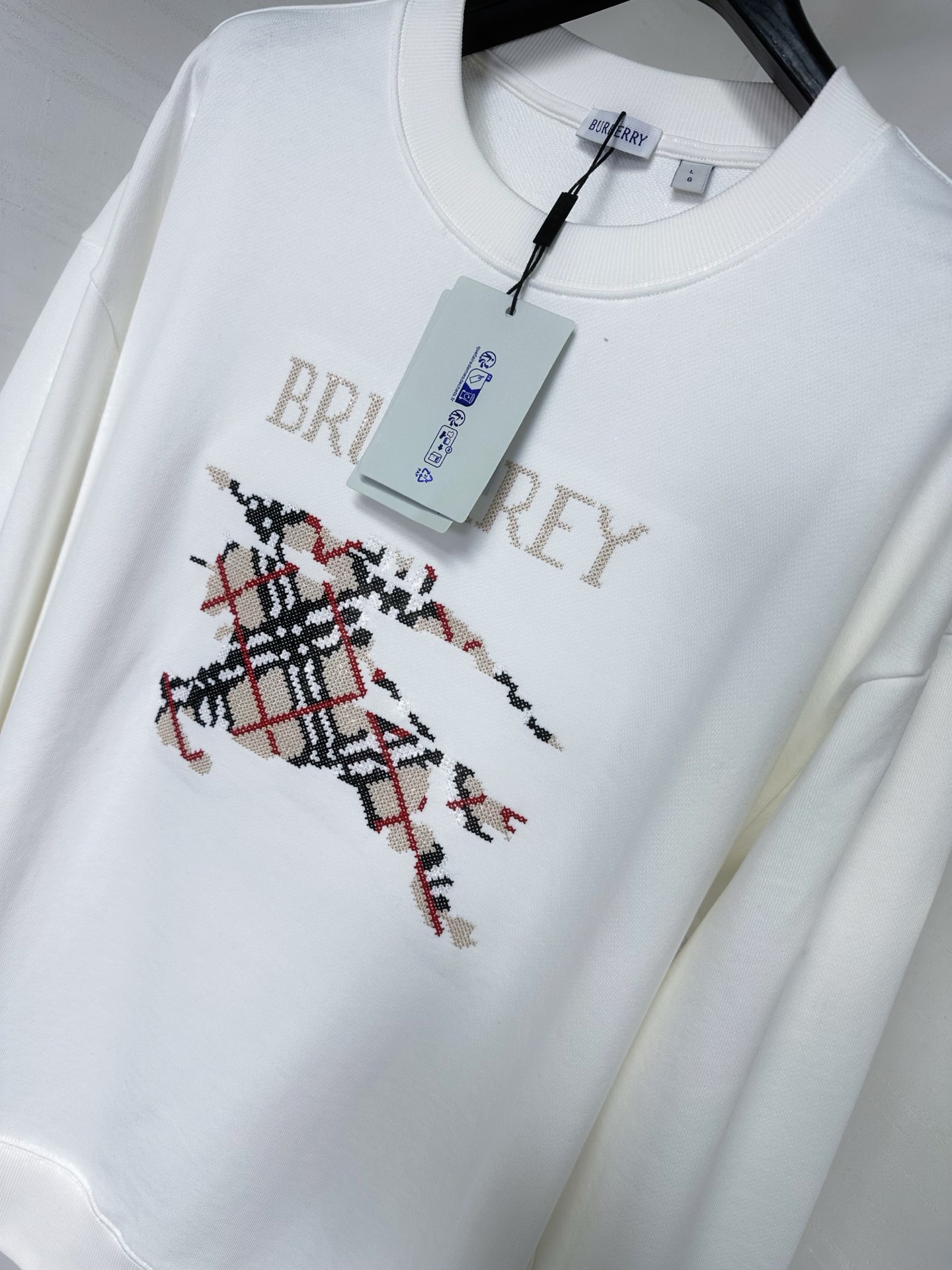 Burberry Sudadera Clásica con Logo Ecuestre Bordado para Hombre 3 i1756117457585 3125 0 8