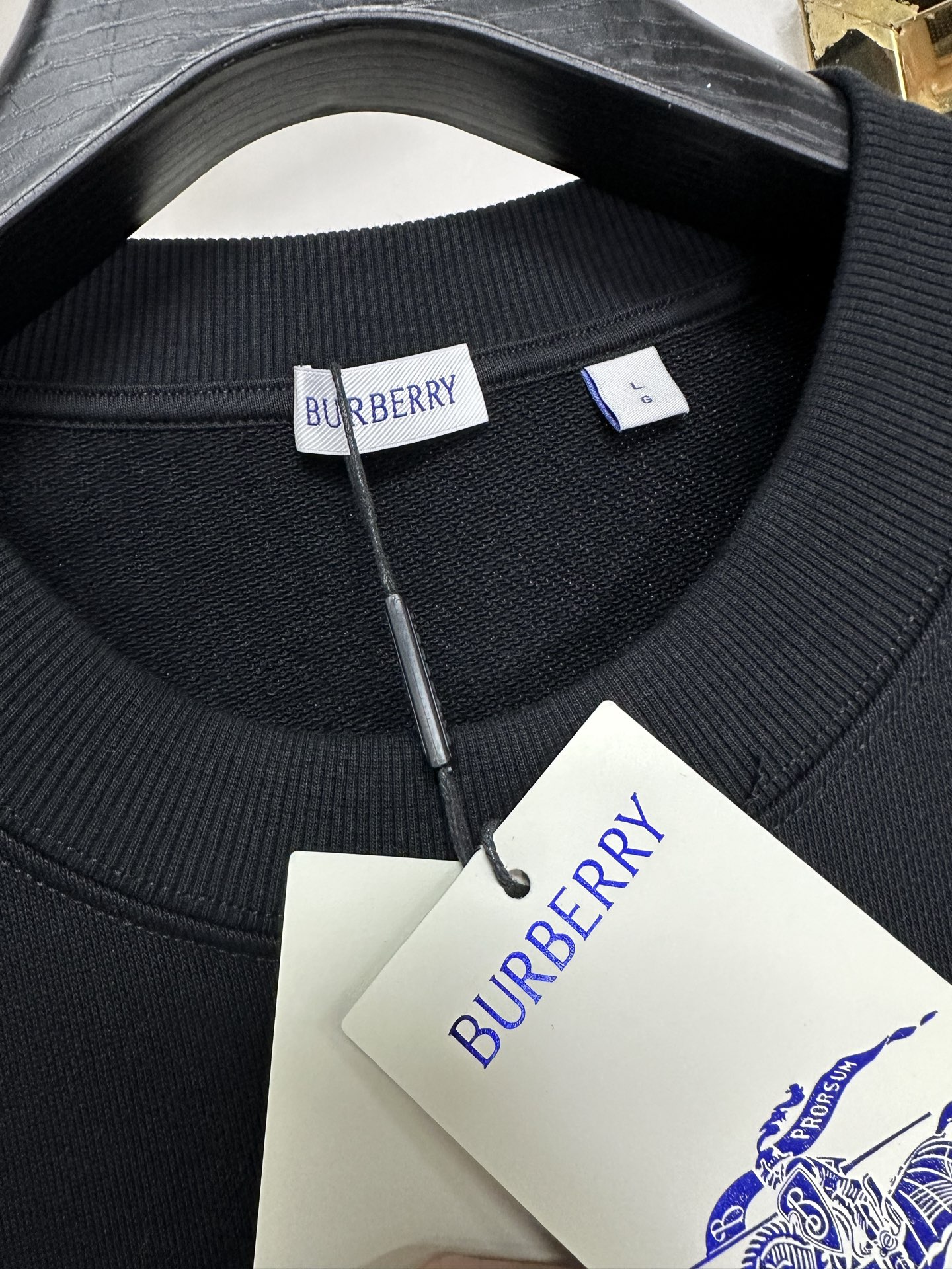 Burberry Sudadera Clásica con Logo Ecuestre Bordado para Hombre 7 i1756117459335 38 0 2