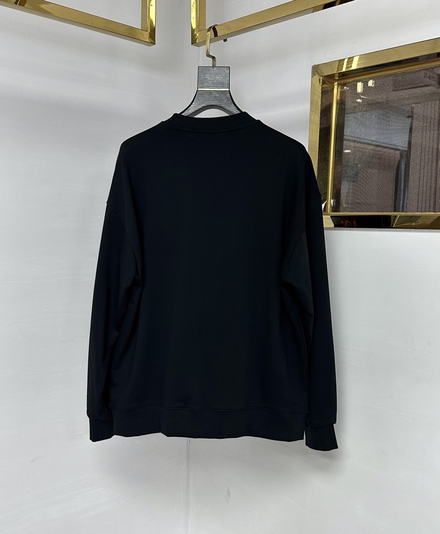 GUC 2025Ss秋冬新款卫衣，精美工艺圆领款，特制纯棉400克面料升级水洗大毛圈、柔软贴身科技面料，