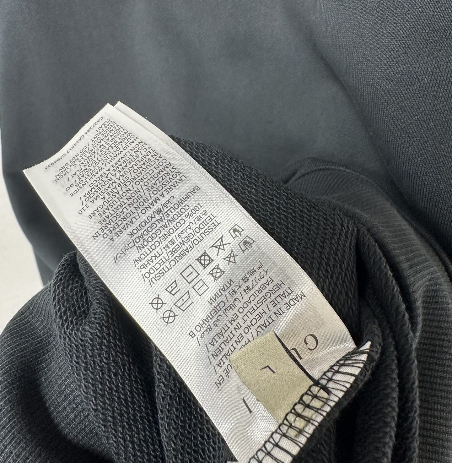 GUC 2025Ss秋冬新款卫衣，精美工艺圆领款，特制纯棉400克面料升级水洗大毛圈、柔软贴身科技面料，