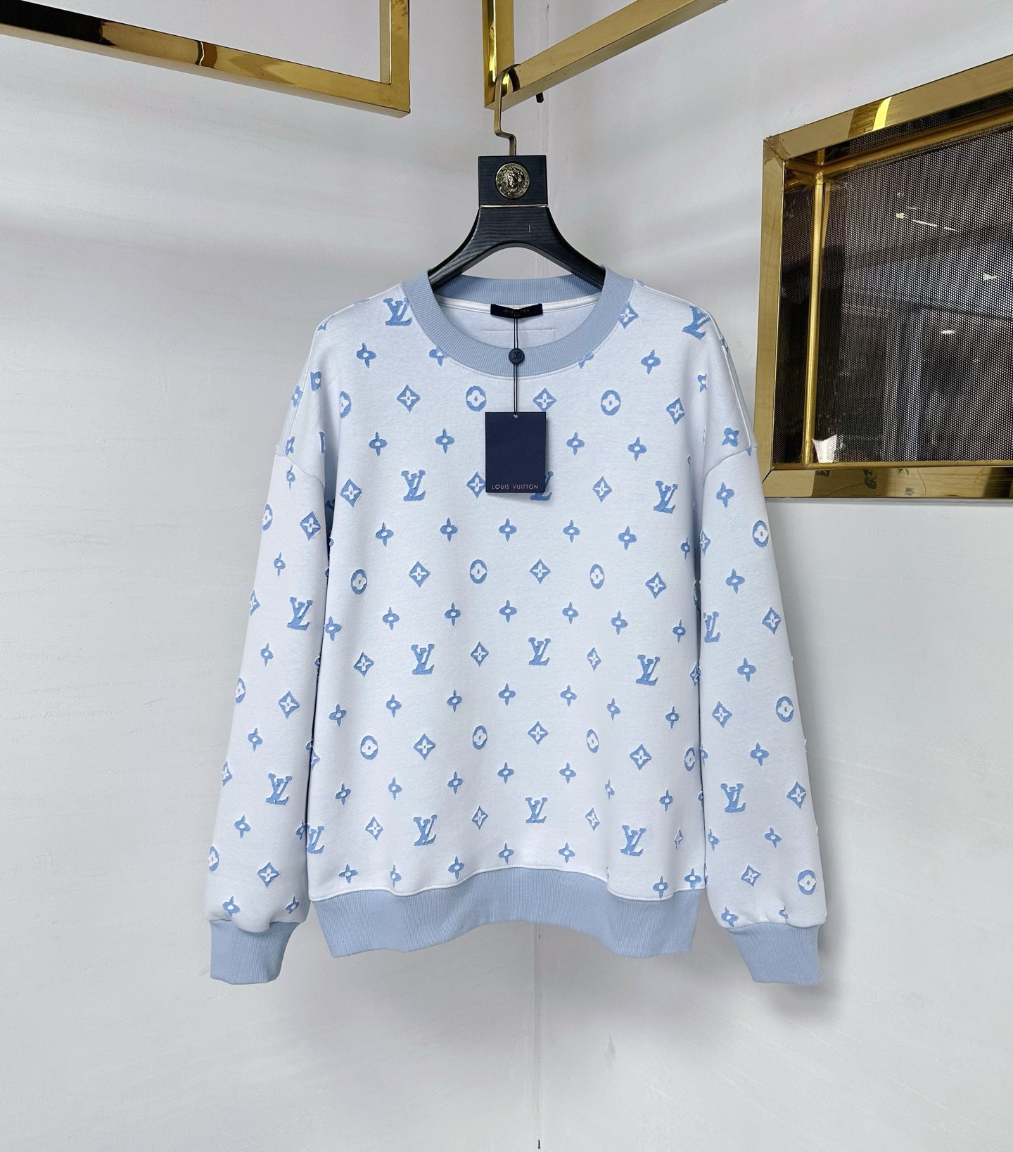 1V 2025Ss秋冬新款卫衣，精美工艺圆领款，特制纯棉400克面料升级水洗大毛圈、柔软贴身科技面料，定