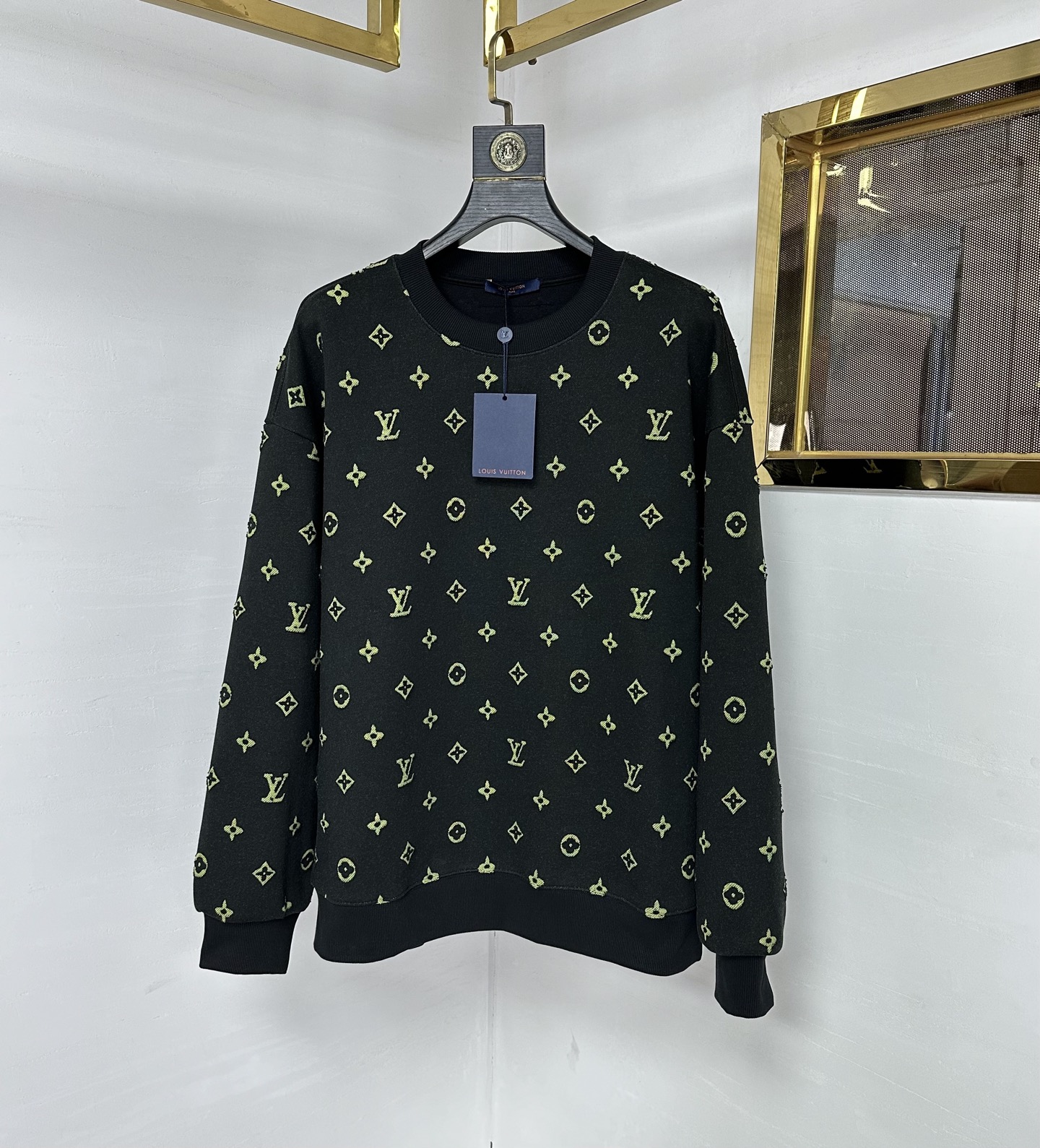 1V 2025Ss秋冬新款卫衣，精美工艺圆领款，特制纯棉400克面料升级水洗大毛圈、柔软贴身科技面料，定