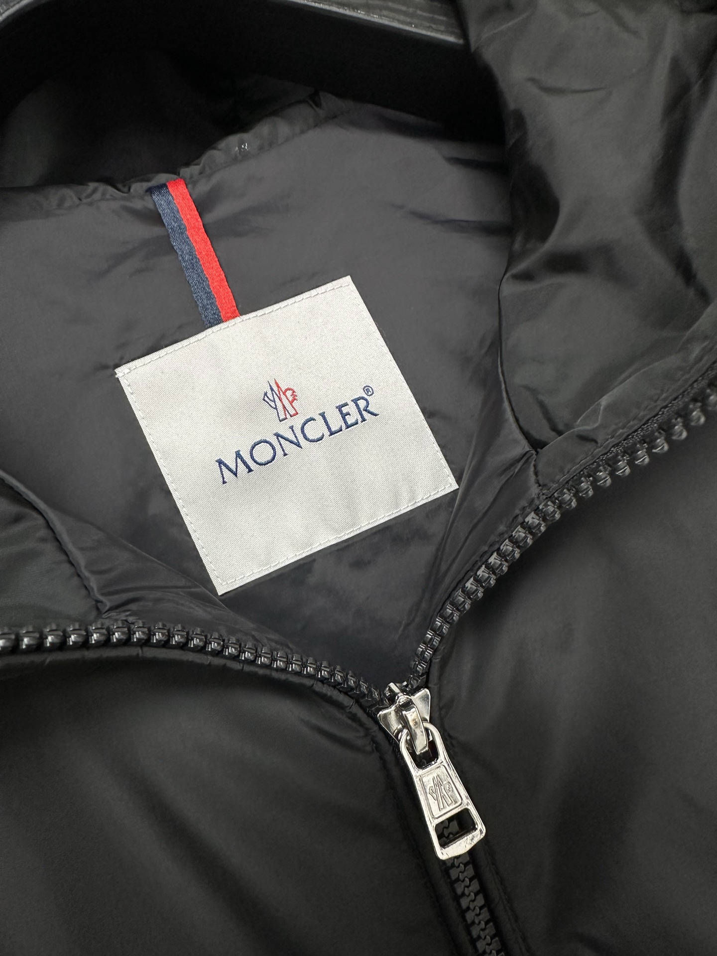 MON 2025秋冬新款🆕夹克 原版1:1订制五金配件全进口原版定制 欢迎专柜对比 超柔软 超级重工 面