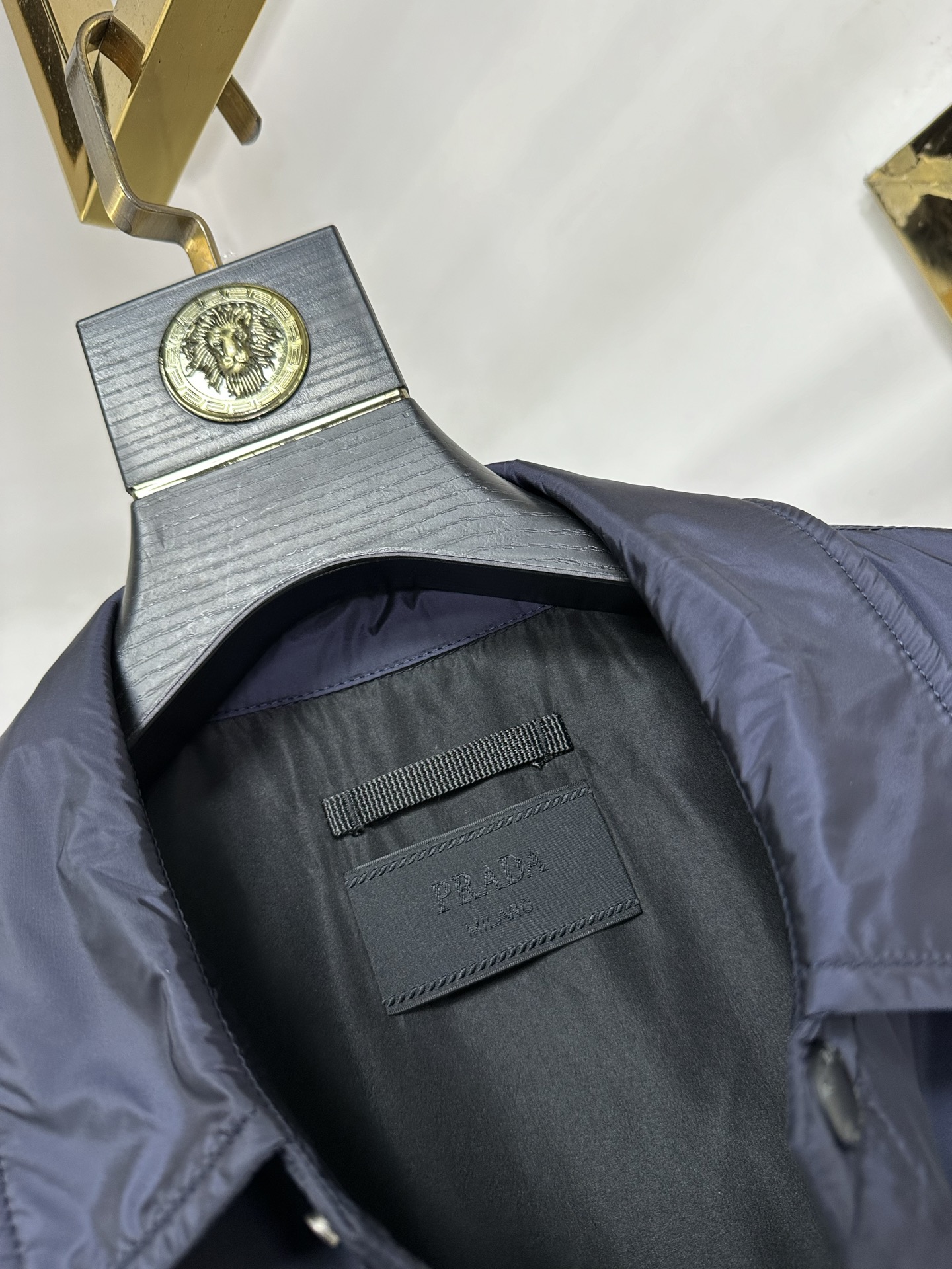 PRAD 2025秋冬新款🆕夹克 原版1:1订制五金配件全进口原版定制 欢迎专柜对比 超柔软 超级重工 