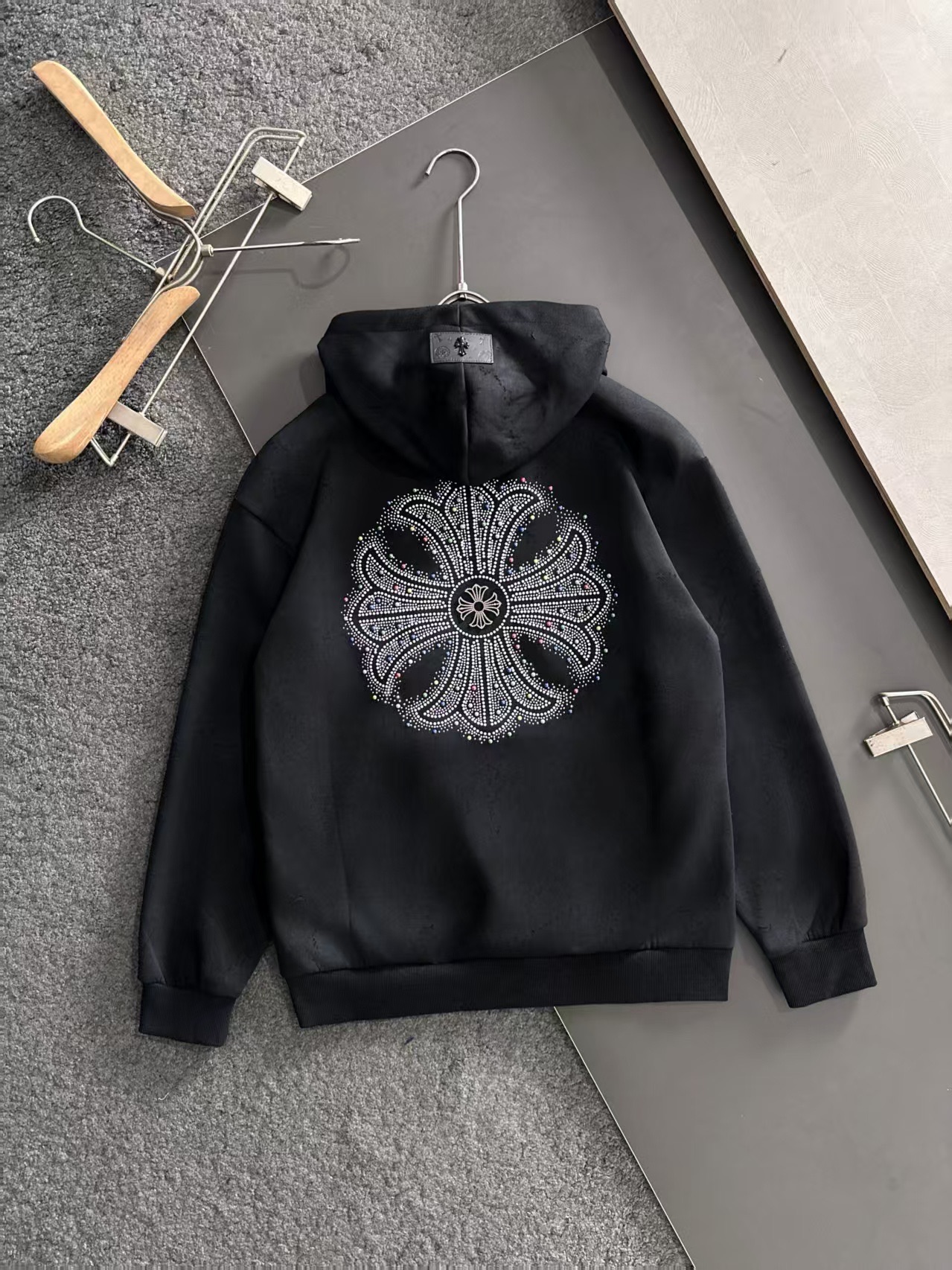 CH 25秋冬潮牌连帽卫衣，精致工艺专柜面料，顶级元素融合打造，3标齐全，潮男时尚，无论是上身舒适度还是