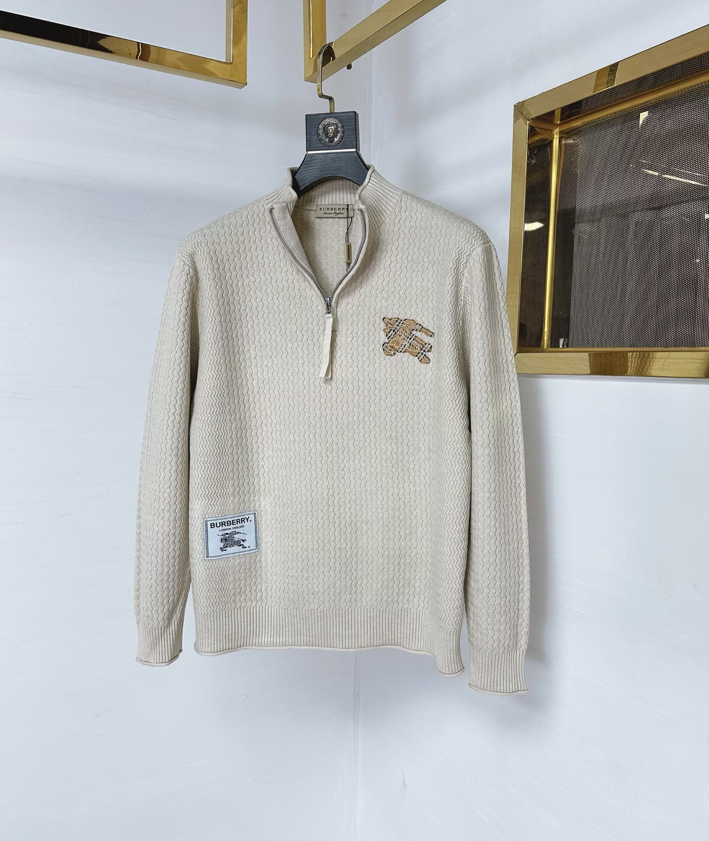 BBR 2025SS秋冬新款半开衫开衫毛衣，专柜同步发售，采用羊毛混纺针织衫毛衣，经典格子飞马刺绣log