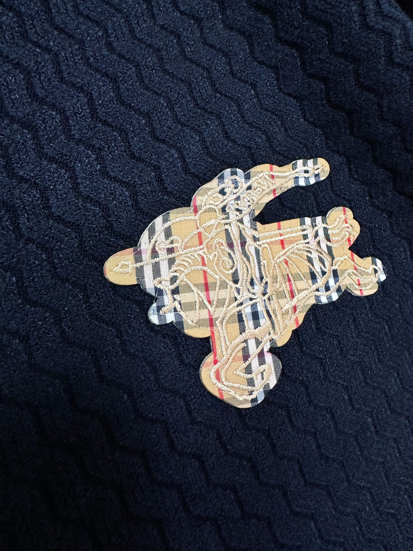 BBR 2025SS秋冬新款半开衫开衫毛衣，专柜同步发售，采用羊毛混纺针织衫毛衣，经典格子飞马刺绣log