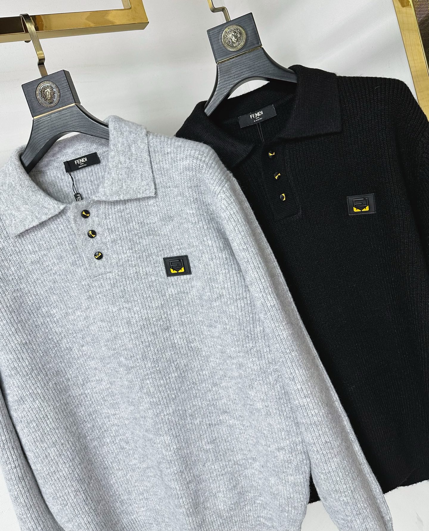 FD 2025SS秋冬新款半开衫翻领毛衣，专柜同步发售，采用羊毛混纺针织衫毛衣，经典黄色眼睛小怪兽五金l