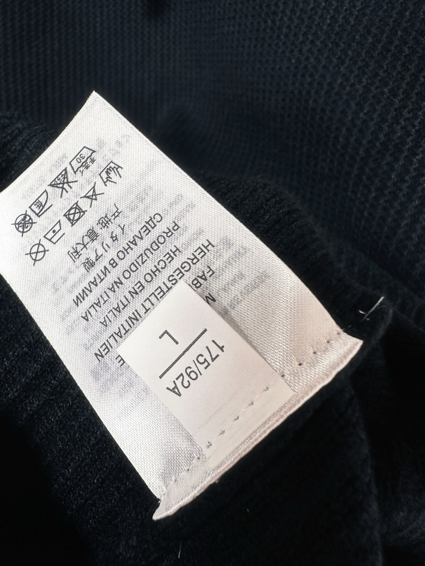 MON 2025SS秋冬新款半开衫翻领毛衣，专柜同步发售，采用羊毛混纺针织衫毛衣，经典刺绣logo，客供