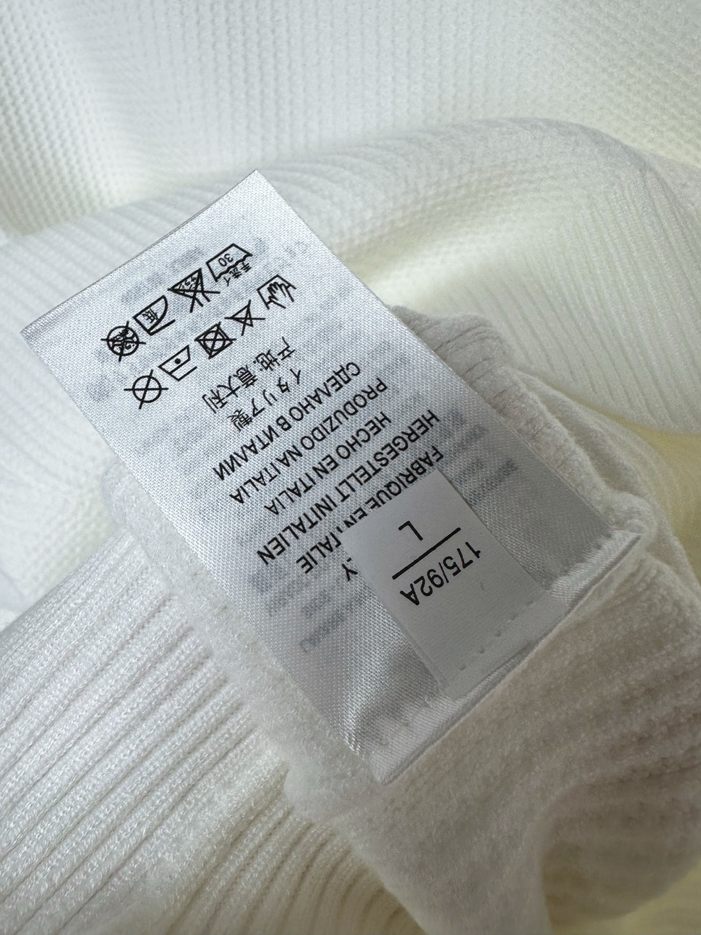 MON 2025SS秋冬新款半开衫翻领毛衣，专柜同步发售，采用羊毛混纺针织衫毛衣，经典刺绣logo，客供