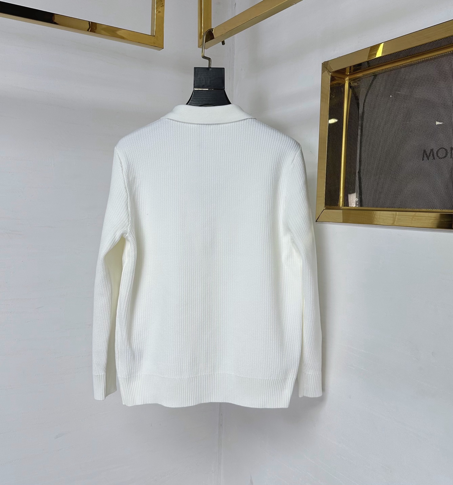 MON 2025SS秋冬新款半开衫翻领毛衣，专柜同步发售，采用羊毛混纺针织衫毛衣，经典刺绣logo，客供