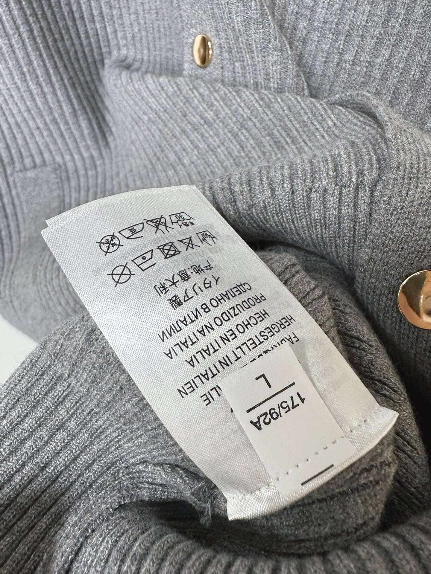 TB 2025SS秋冬新款开衫翻领毛衣，专柜同步发售，采用羊毛混纺针织衫毛衣，经典腊条狗刺绣logo➕四