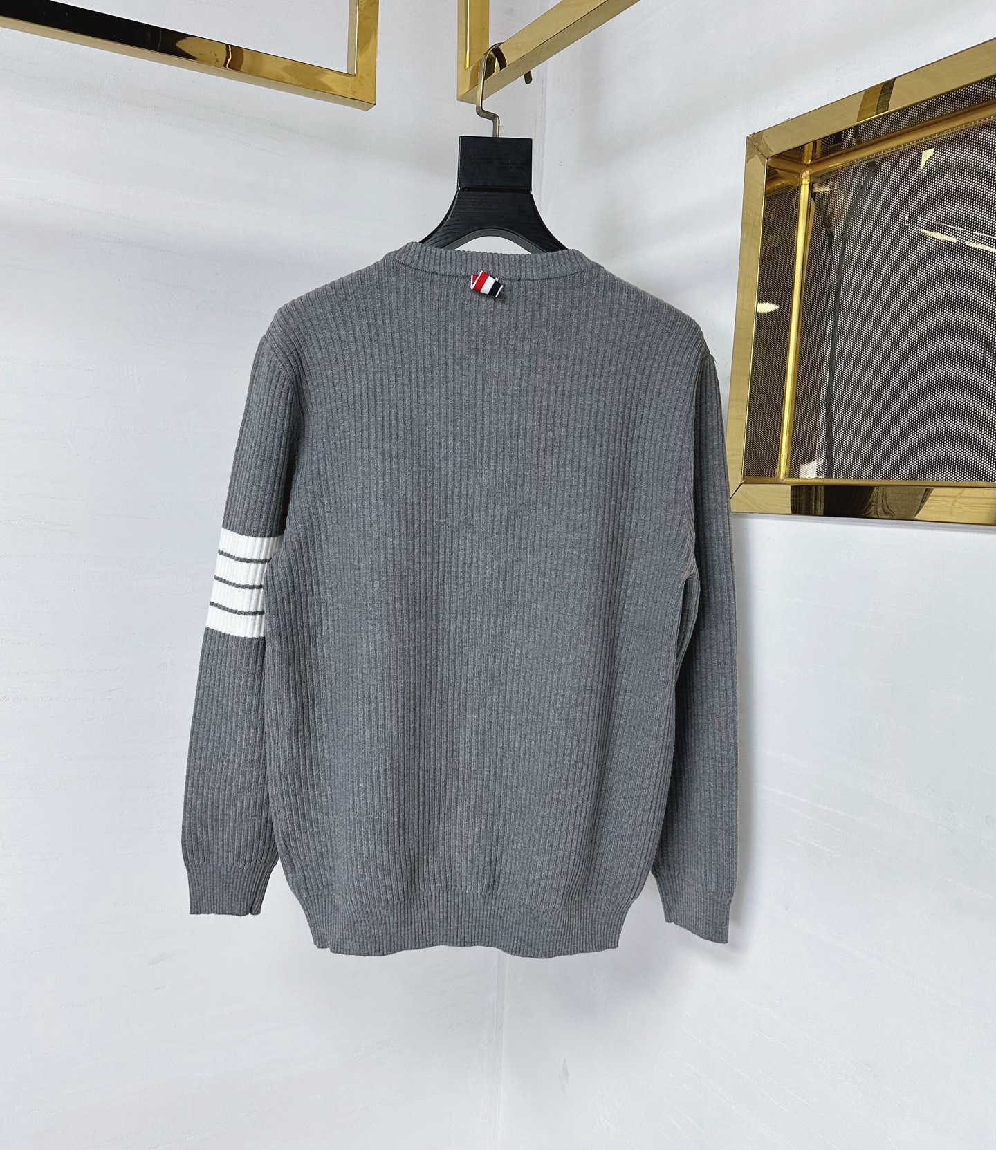 TB 2025SS秋冬新款开衫翻领毛衣，专柜同步发售，采用羊毛混纺针织衫毛衣，经典腊条狗刺绣logo➕四