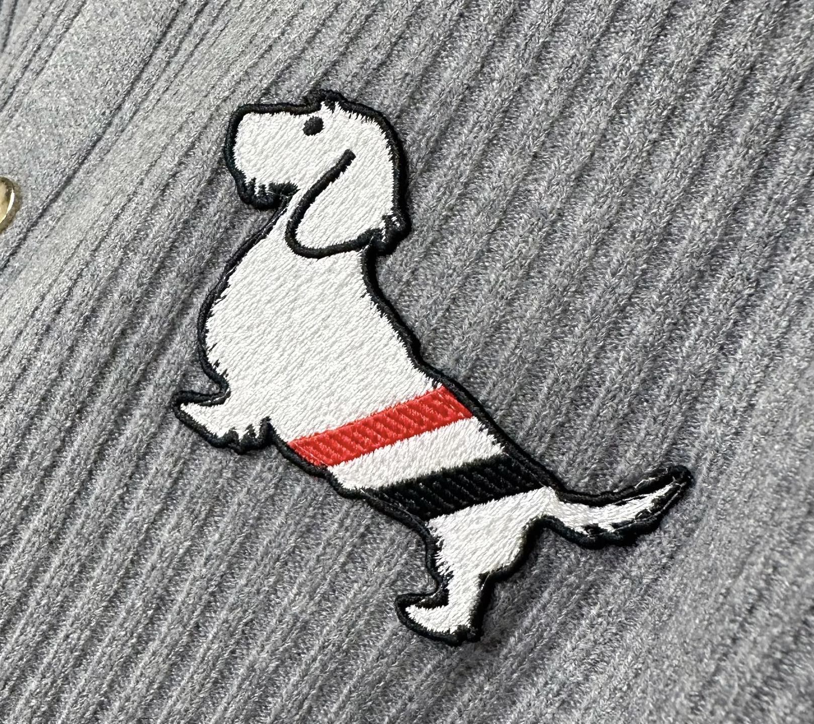 TB 2025SS秋冬新款开衫翻领毛衣，专柜同步发售，采用羊毛混纺针织衫毛衣，经典腊条狗刺绣logo➕四