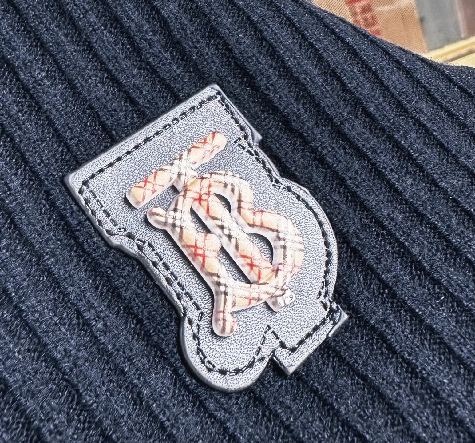 BBR 2025SS秋冬新款毛衣，专柜同步发售，采用羊毛混纺针织衫毛衣，经典格子TB五金logo，客供原