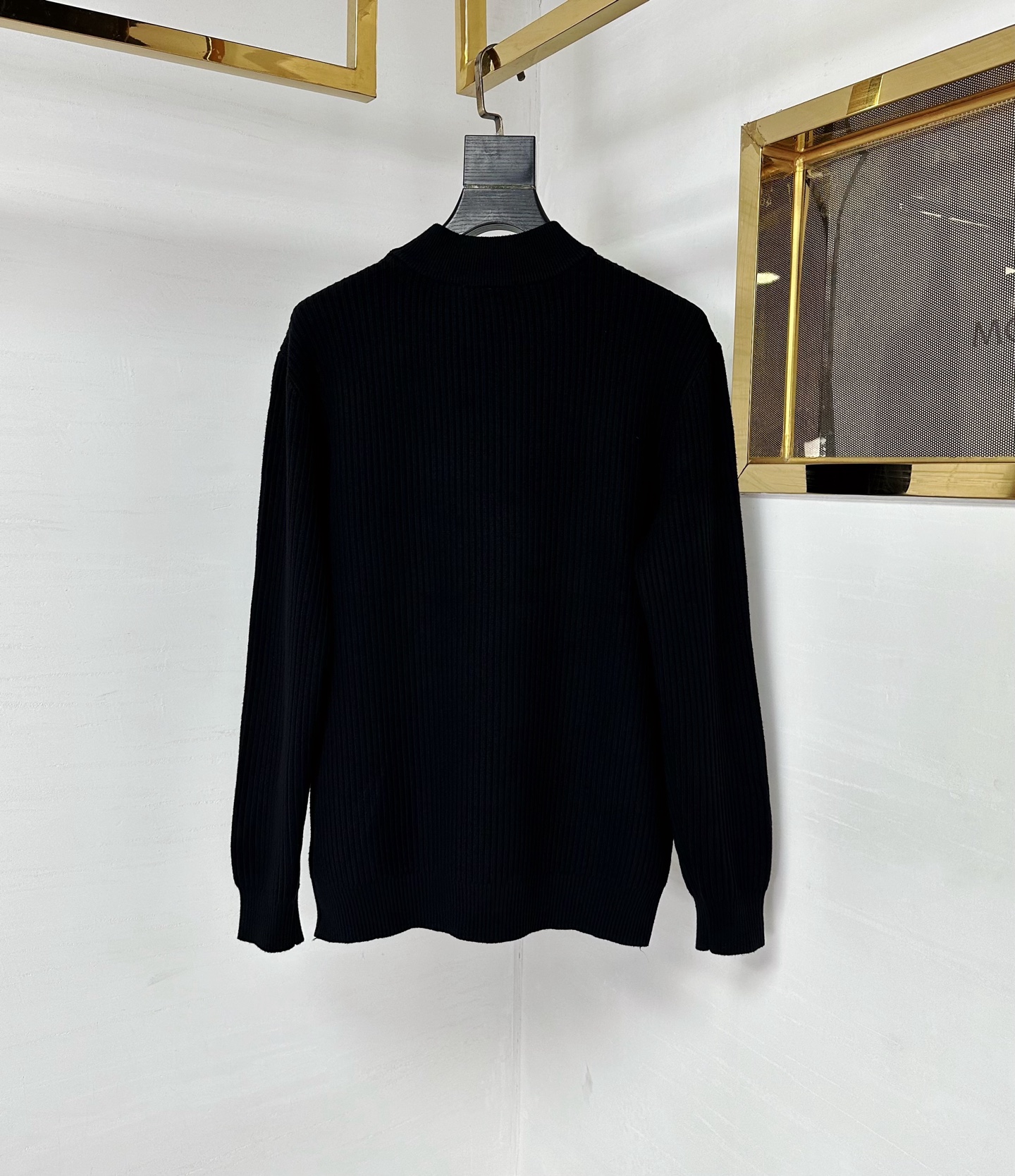 H 2025SS秋冬新款毛衣，专柜同步发售，采用羊毛混纺针织衫毛衣，经典橙色H马车logo，五金logo