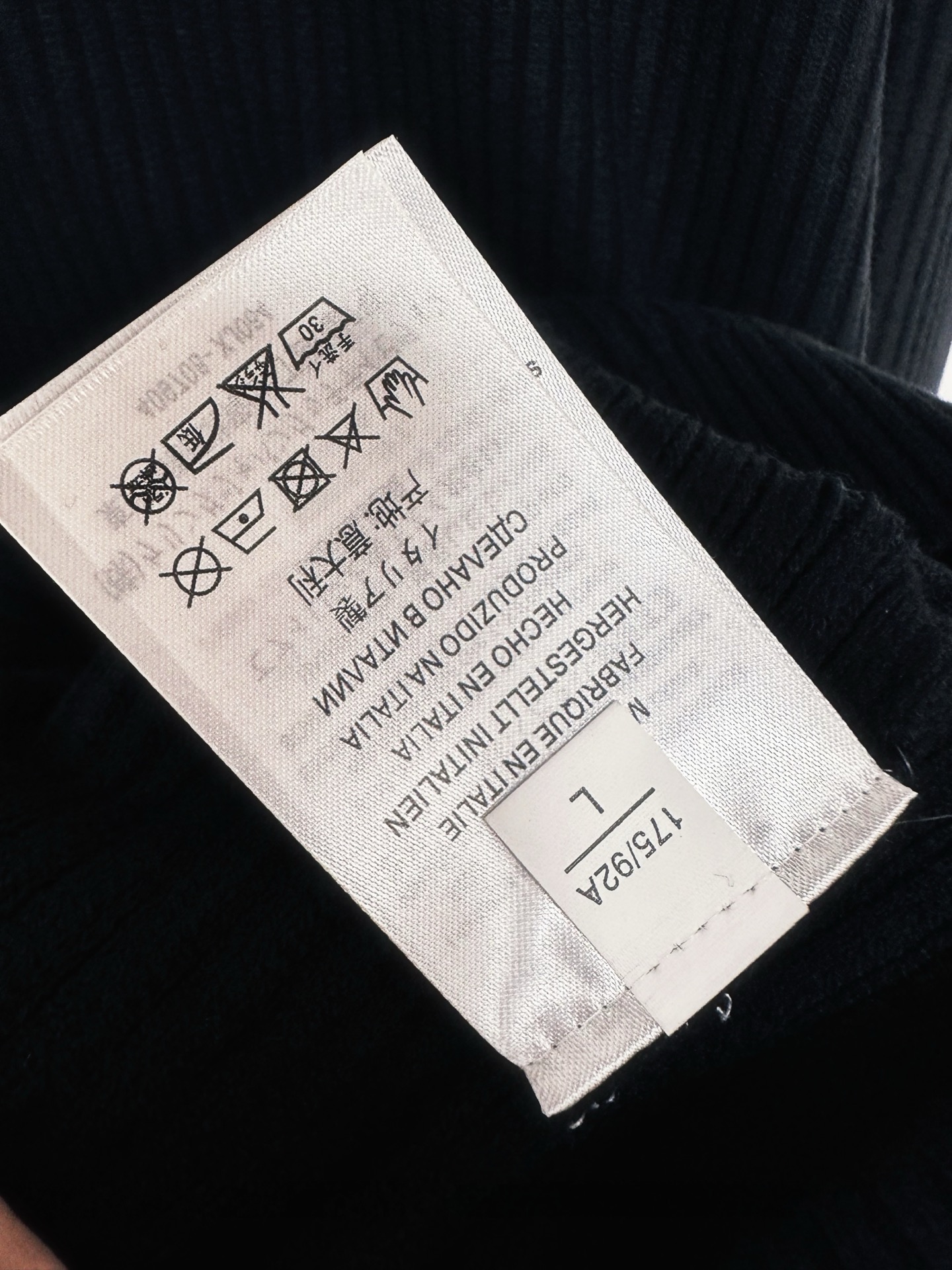 BBR 2025SS秋冬新款毛衣，专柜同步发售，采用羊毛混纺针织衫毛衣，经典格子TB五金logo，客供原