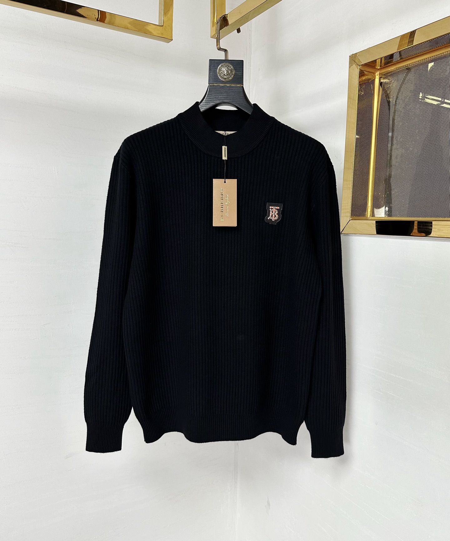 BBR 2025SS秋冬新款毛衣，专柜同步发售，采用羊毛混纺针织衫毛衣，经典格子TB五金logo，客供原