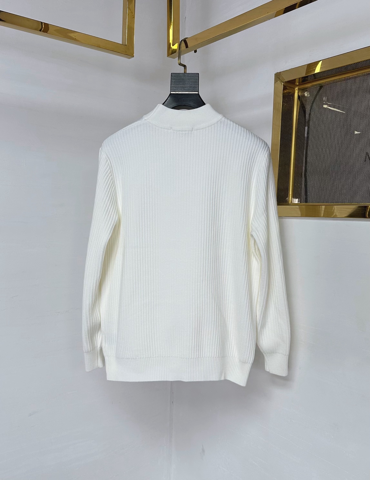 BBR 2025SS秋冬新款毛衣，专柜同步发售，采用羊毛混纺针织衫毛衣，经典格子TB五金logo，客供原