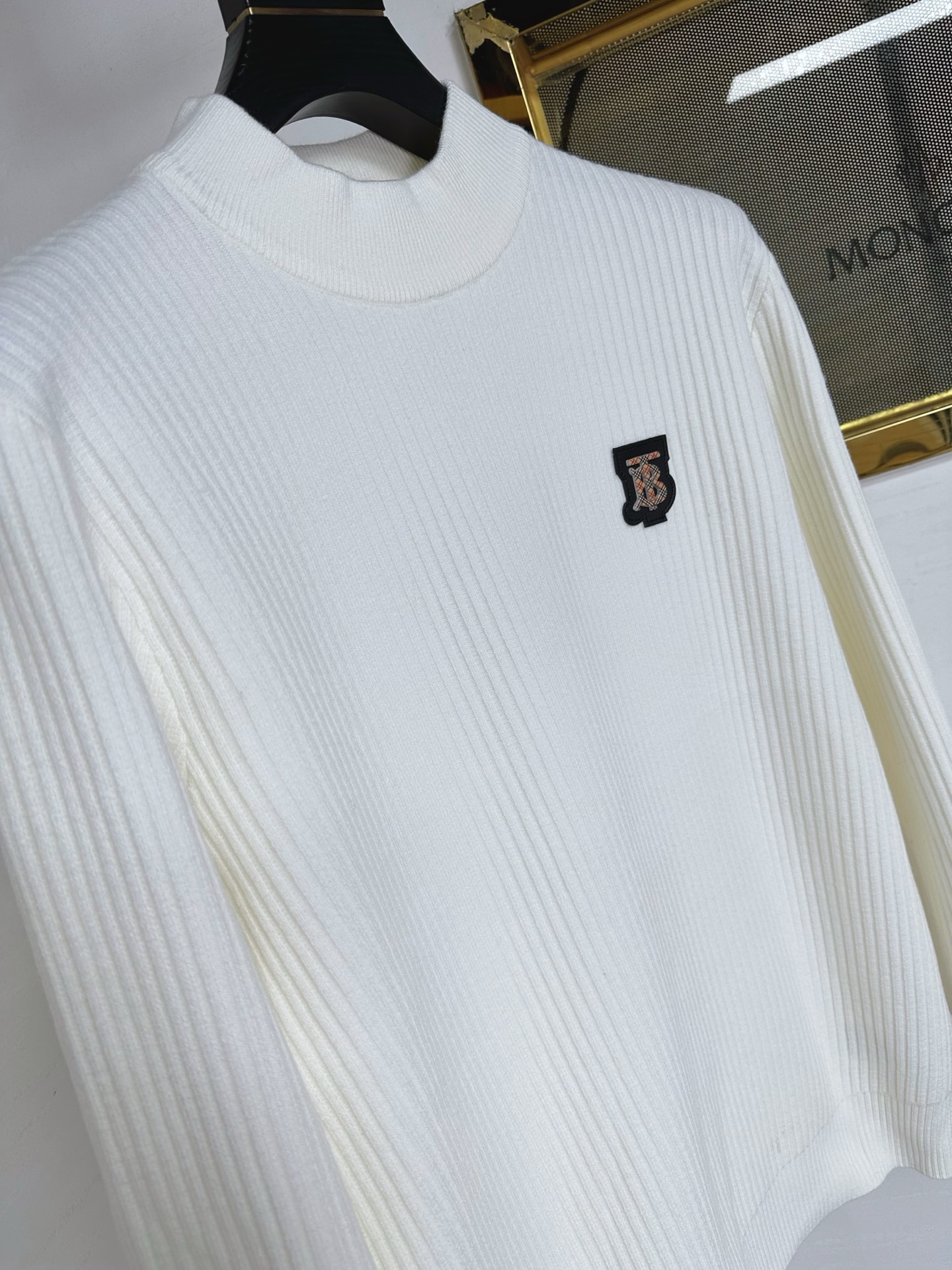 BBR 2025SS秋冬新款毛衣，专柜同步发售，采用羊毛混纺针织衫毛衣，经典格子TB五金logo，客供原