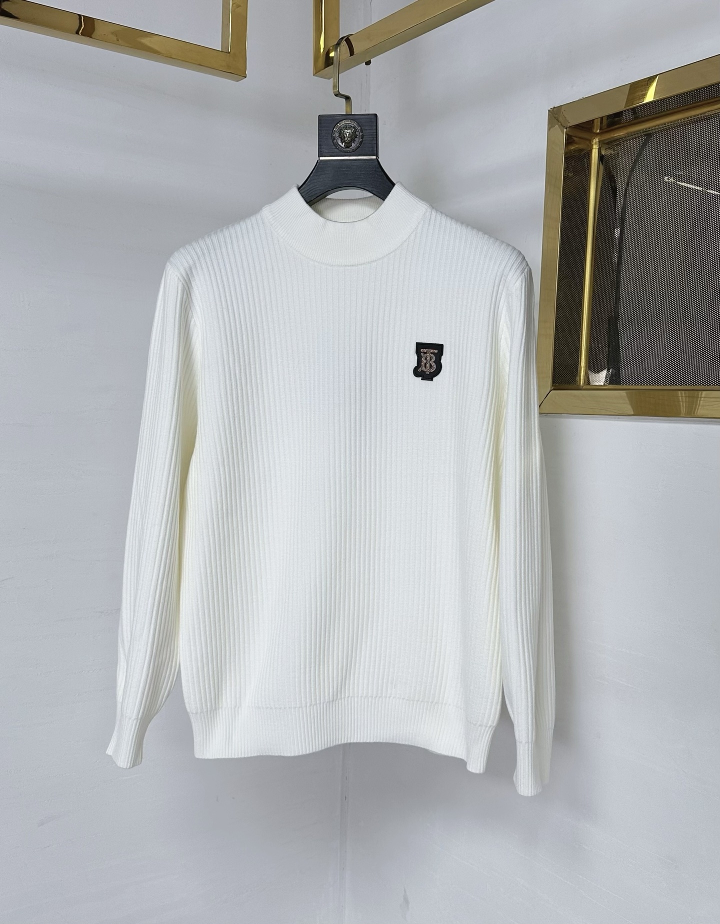 BBR 2025SS秋冬新款毛衣，专柜同步发售，采用羊毛混纺针织衫毛衣，经典格子TB五金logo，客供原