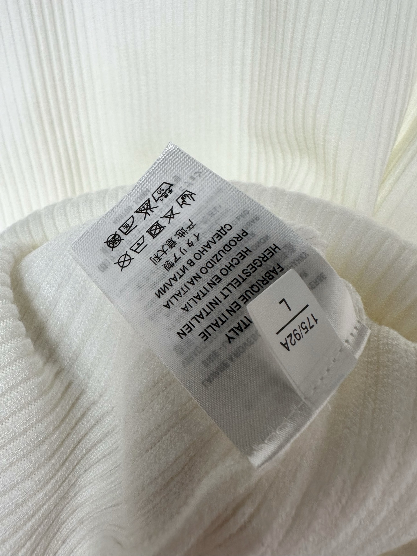 H 2025SS秋冬新款毛衣，专柜同步发售，采用羊毛混纺针织衫毛衣，经典橙色H马车logo，五金logo